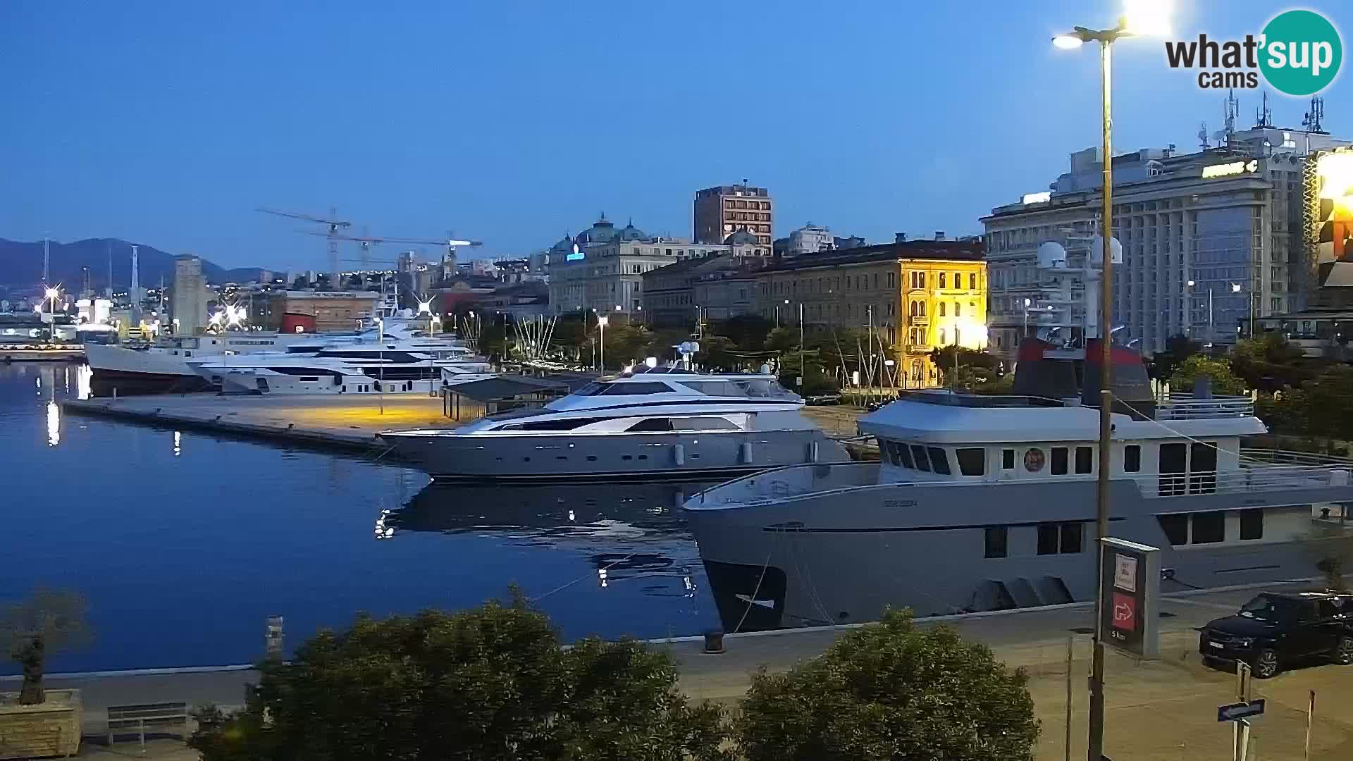 Riva i Marina u Rijeci – Web kamera uživo u Hrvatskoj