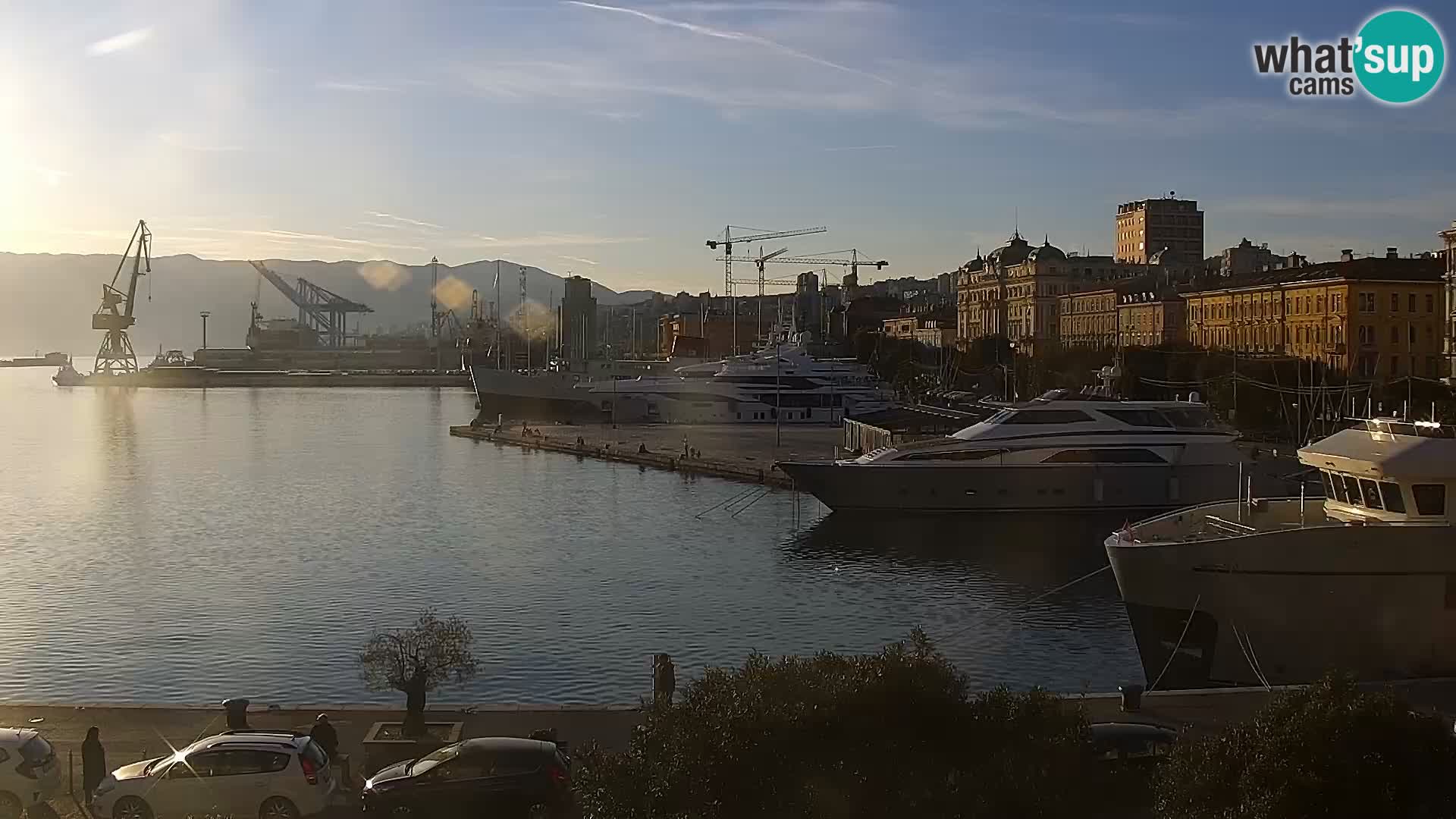 Riva i Marina u Rijeci – Web kamera uživo u Hrvatskoj