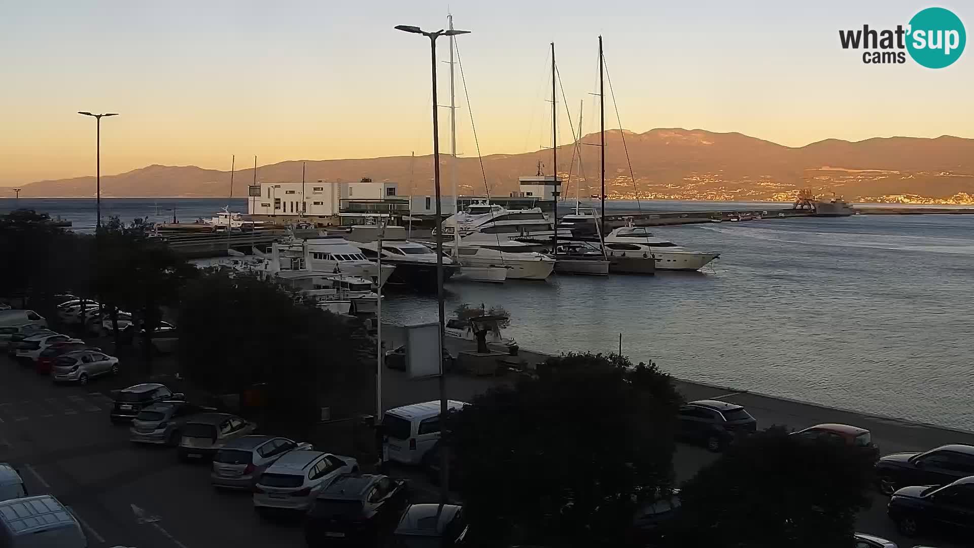 Riva i Marina u Rijeci – Web kamera uživo u Hrvatskoj