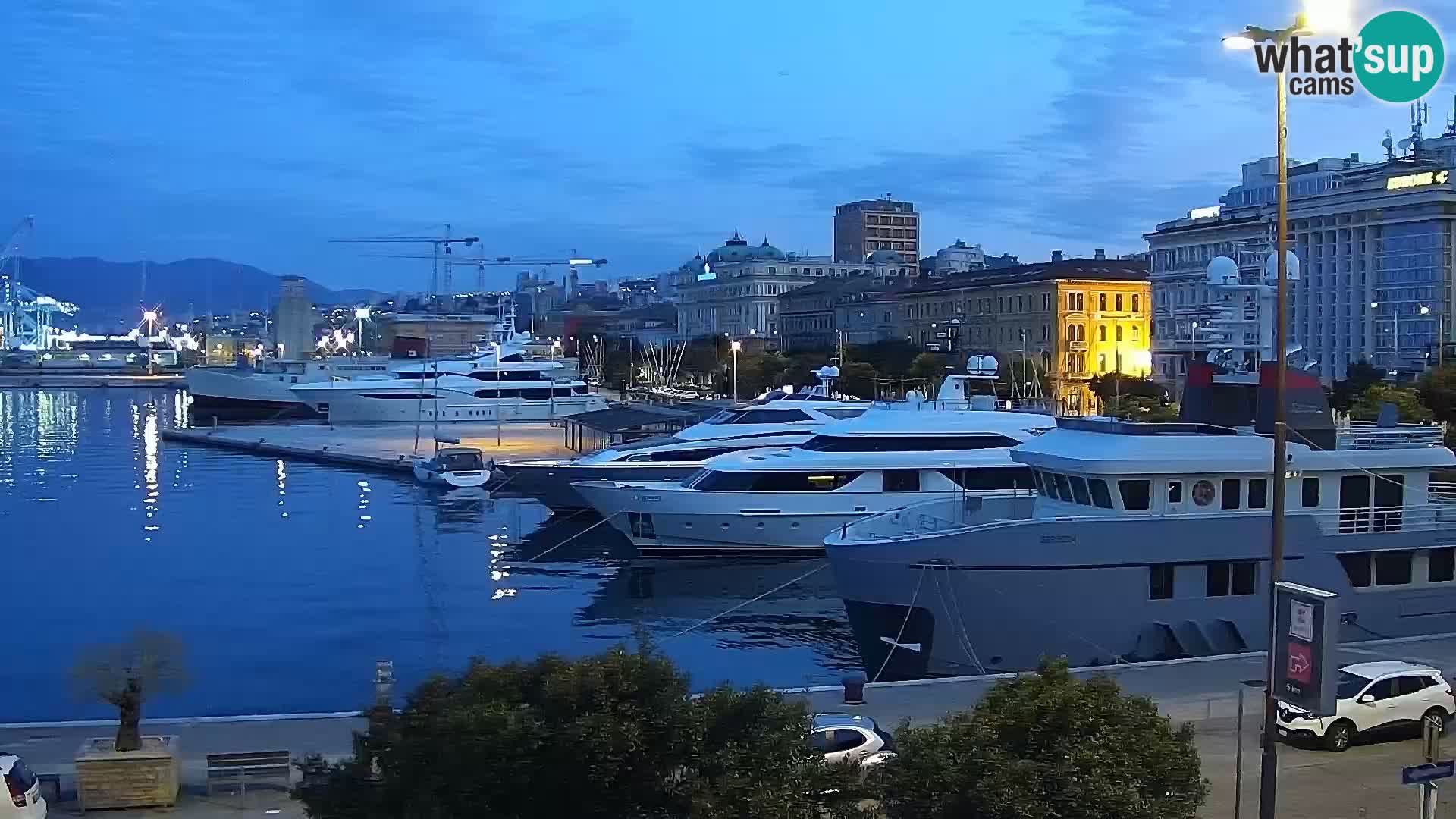 La Riva y Marina en Rijeka – Webcam en vivo Croacia