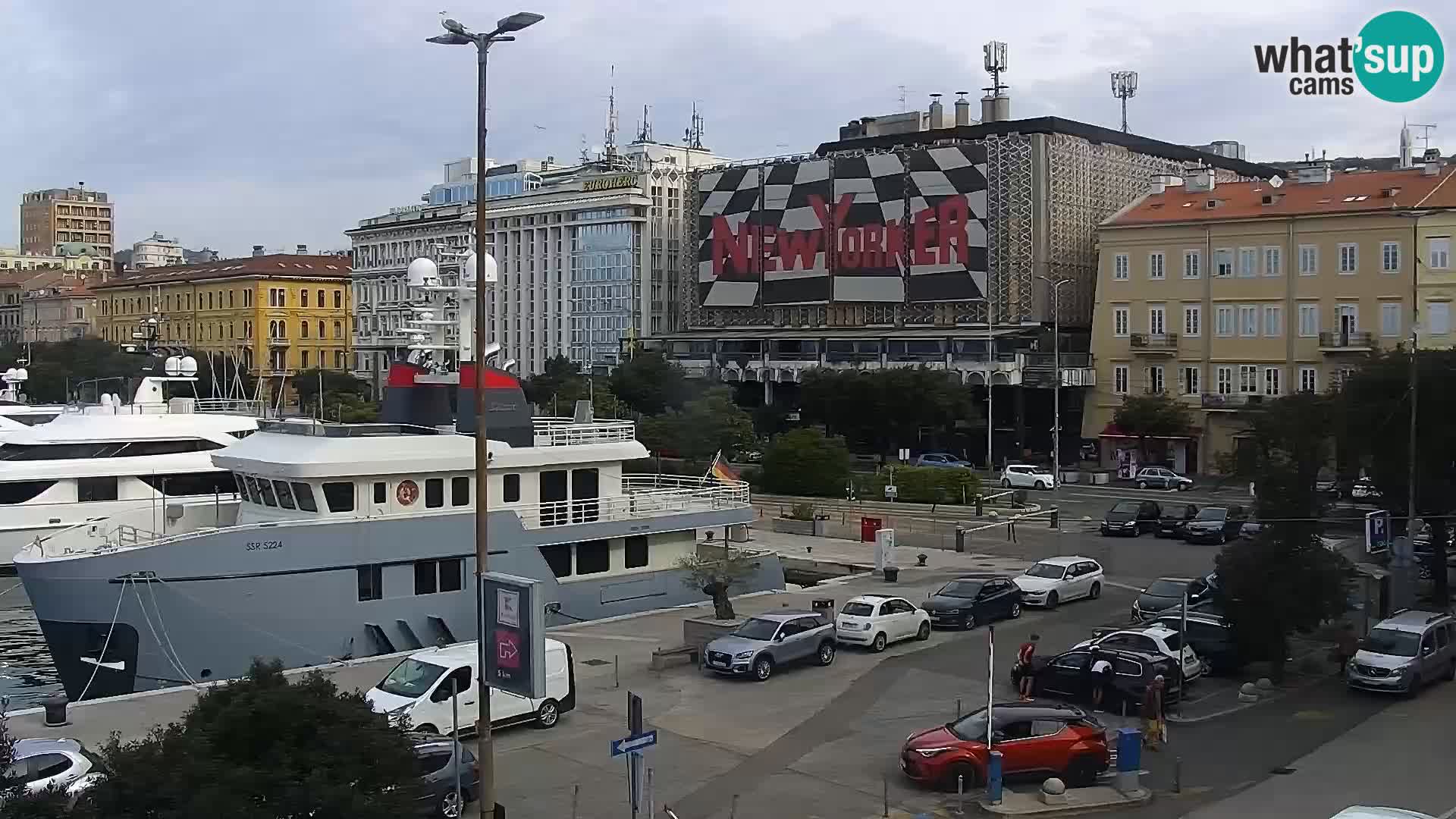 Riva in Marina v Reki – Spletna kamera v živo Hrvaška