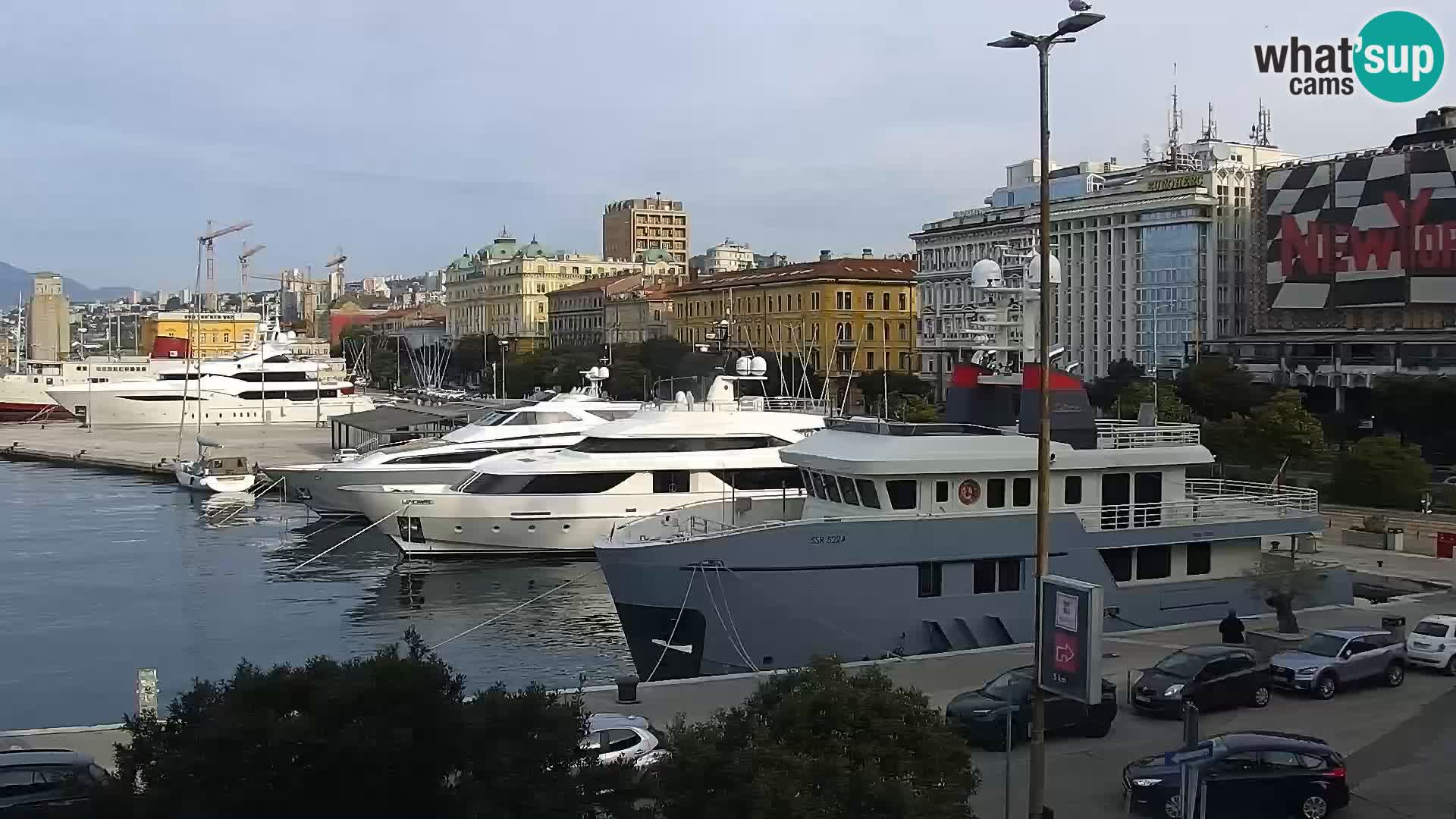Riva in Marina v Reki – Spletna kamera v živo Hrvaška