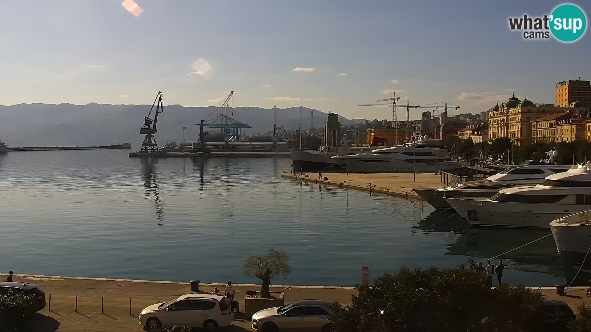 Riva i Marina u Rijeci – Web kamera uživo u Hrvatskoj