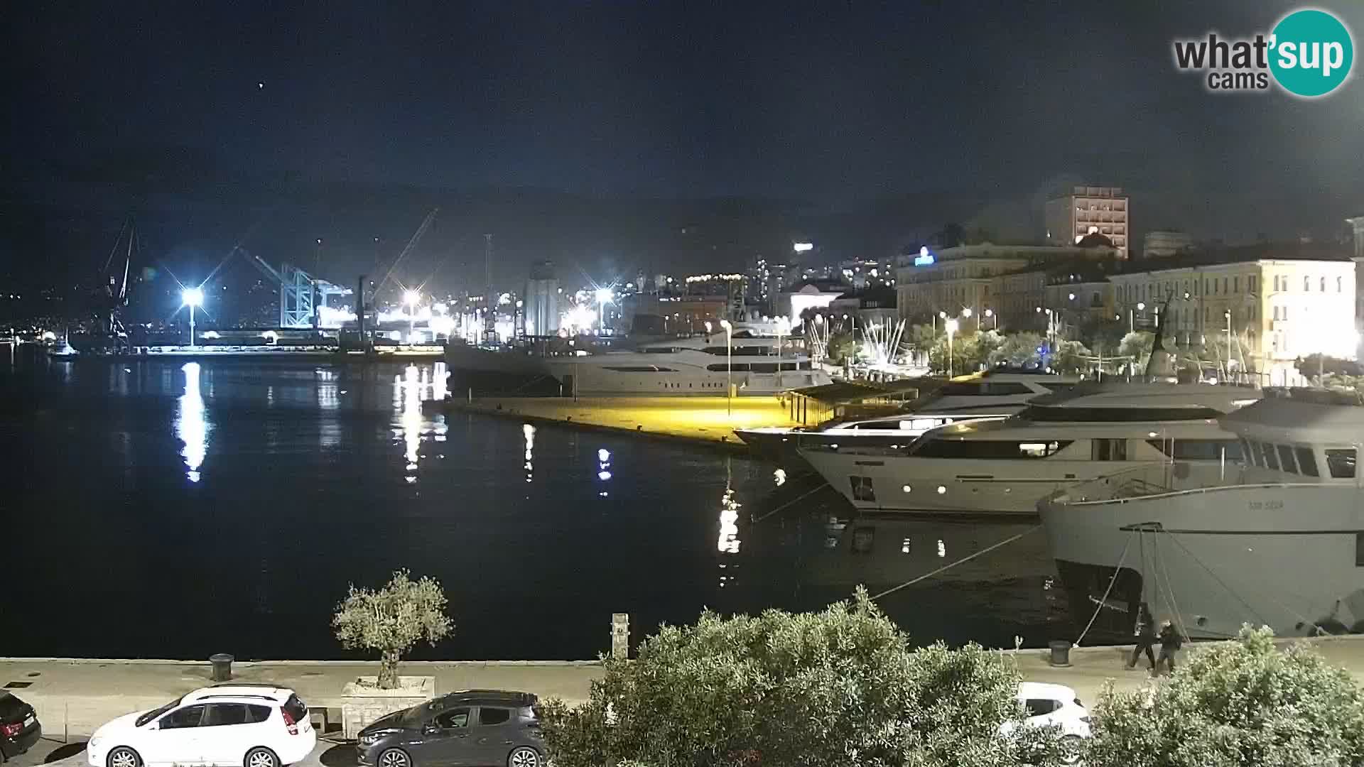 Riva in Marina v Reki – Spletna kamera v živo Hrvaška