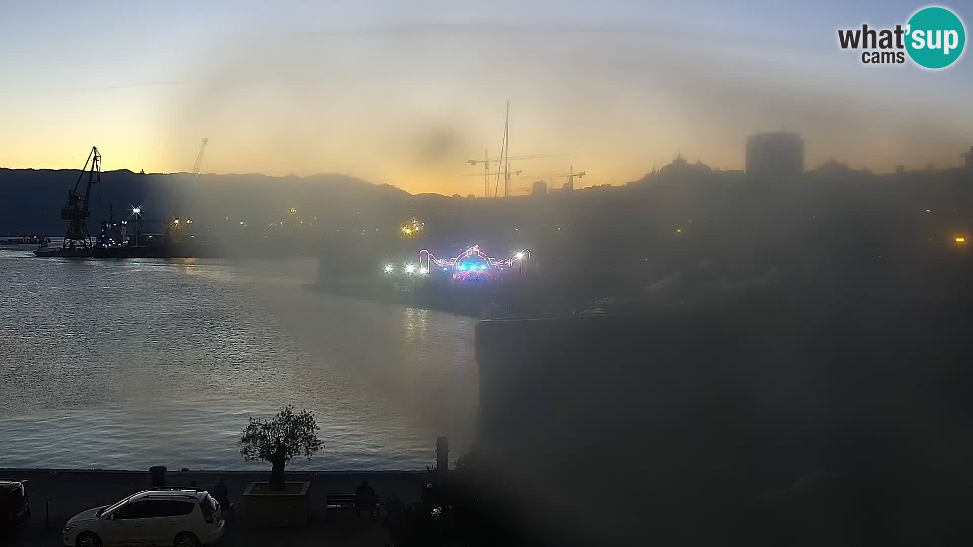 Riva in Marina v Reki – Spletna kamera v živo Hrvaška