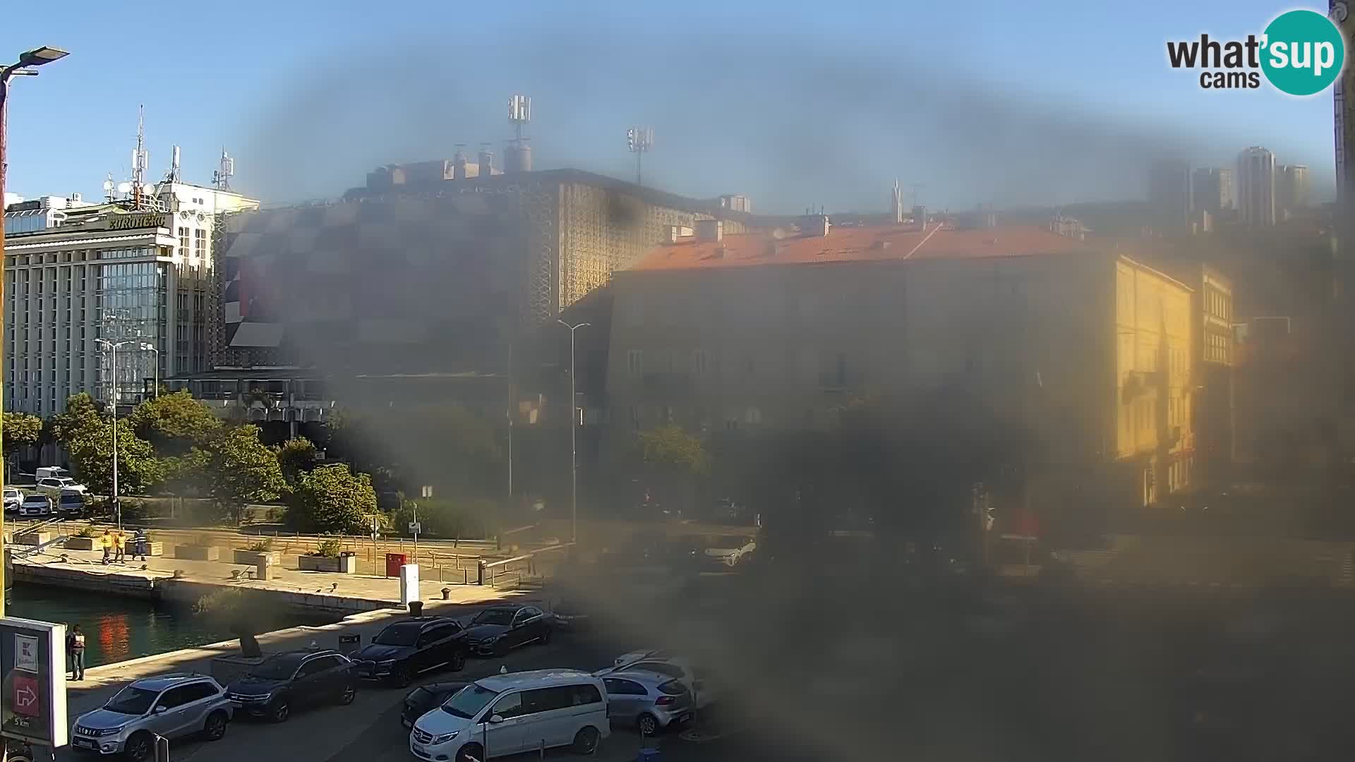 Riva in Marina v Reki – Spletna kamera v živo Hrvaška