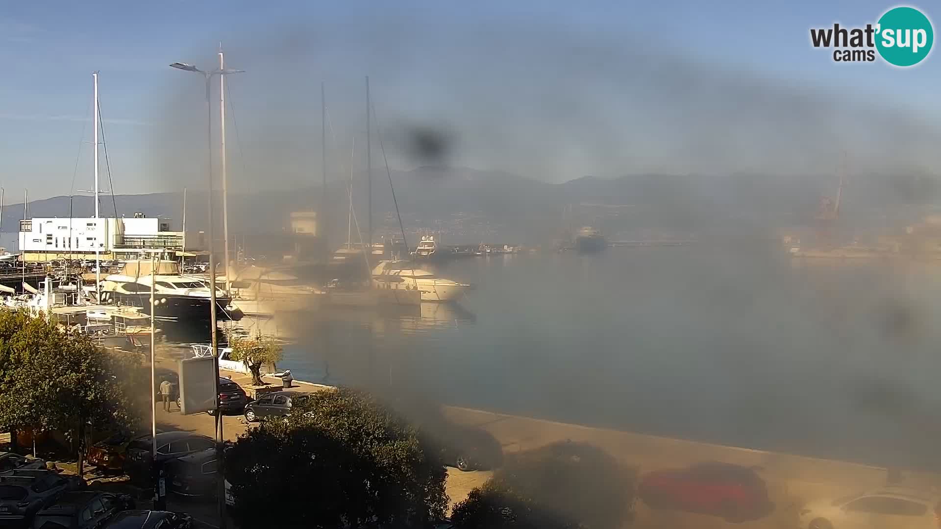 Riva in Marina v Reki – Spletna kamera v živo Hrvaška