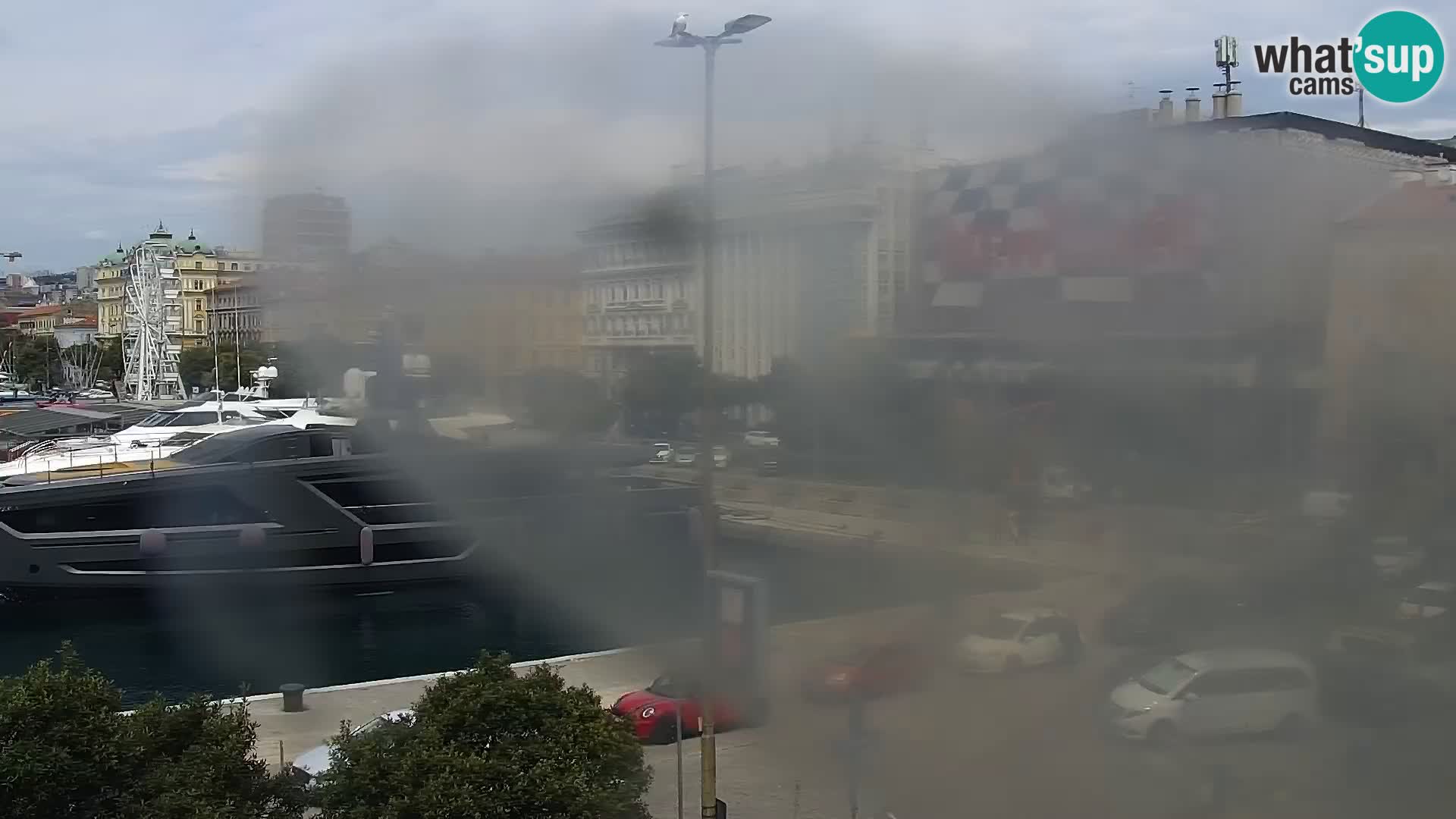 Riva in Marina v Reki – Spletna kamera v živo Hrvaška