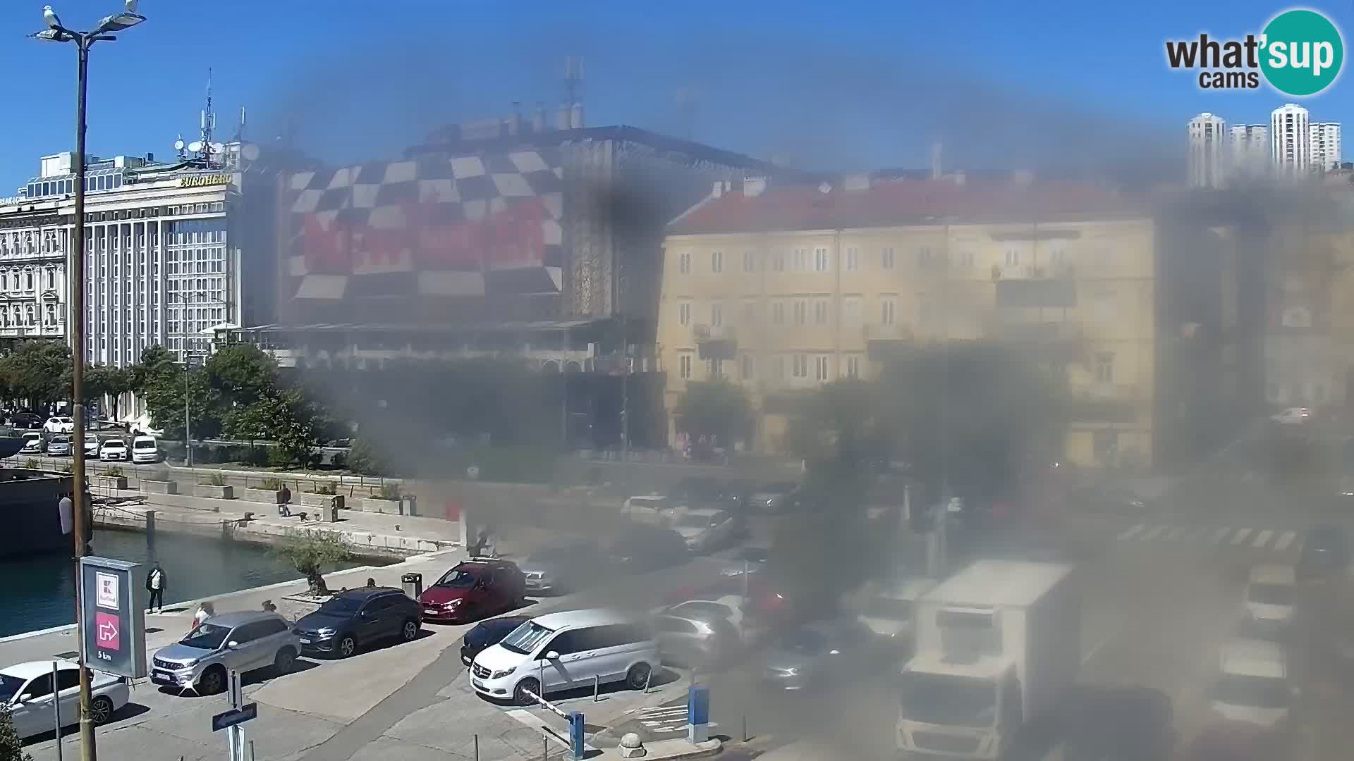 Riva in Marina v Reki – Spletna kamera v živo Hrvaška