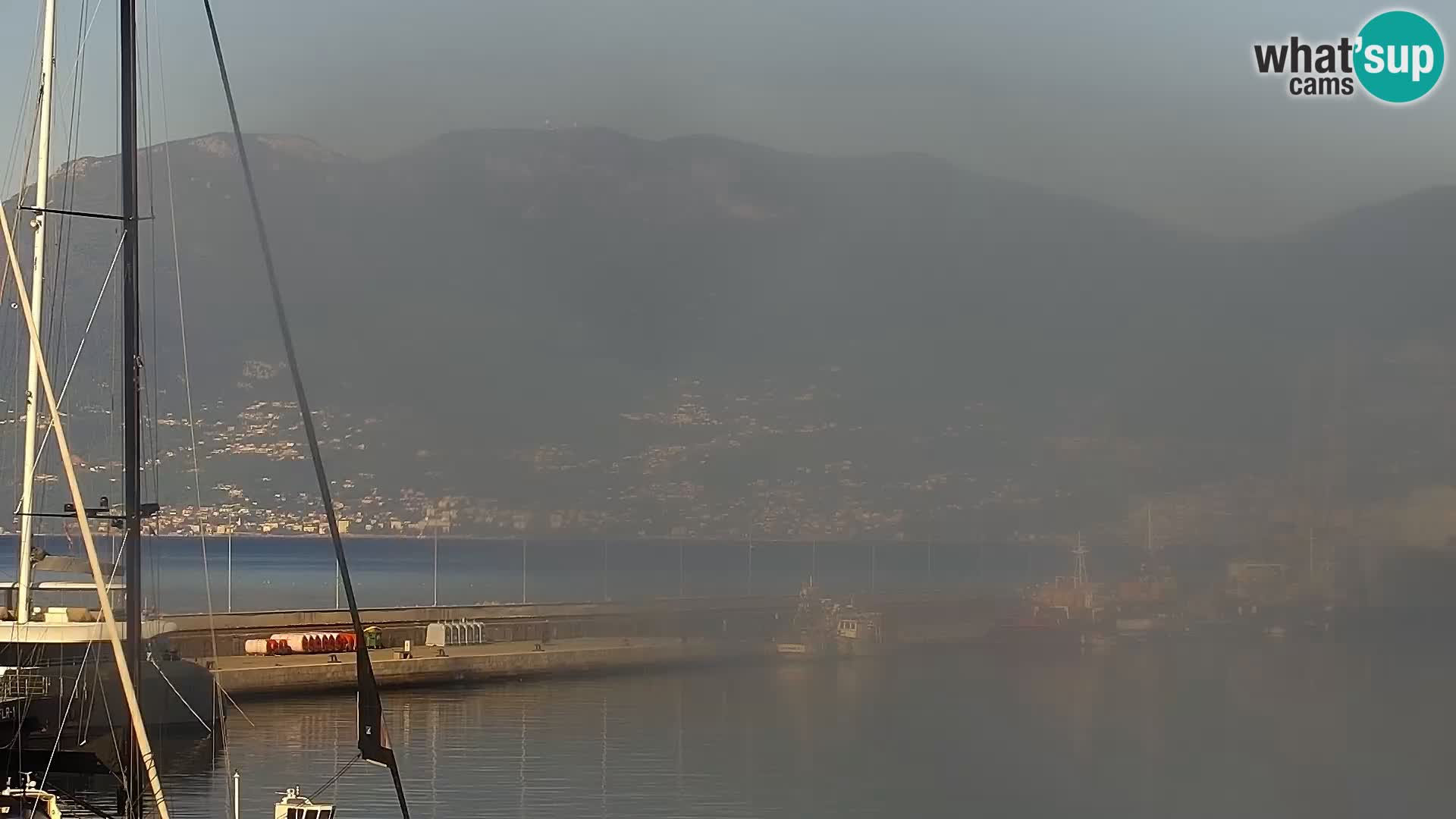 Riva in Marina v Reki – Spletna kamera v živo Hrvaška