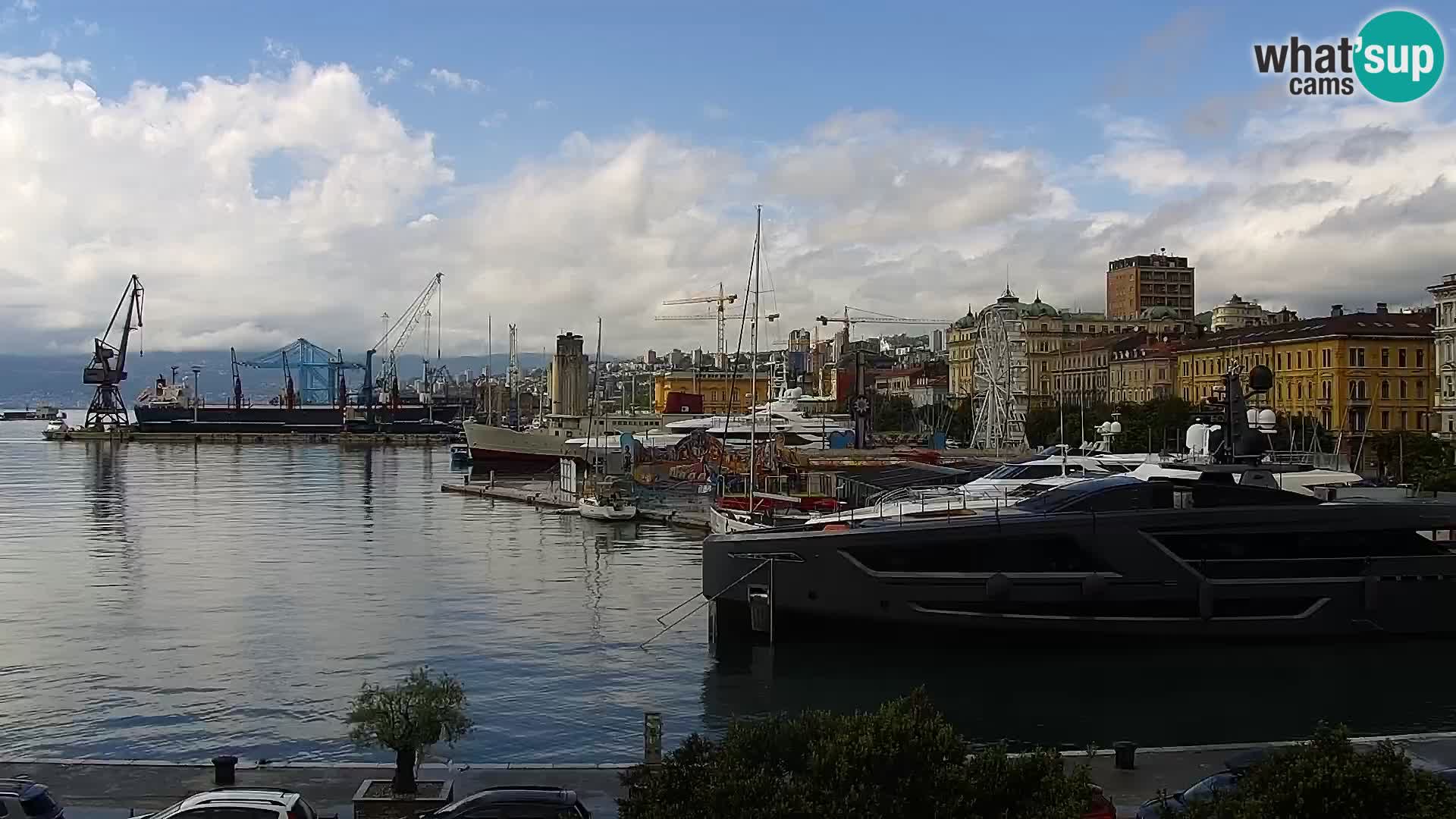 Riva in Marina v Reki – Spletna kamera v živo Hrvaška