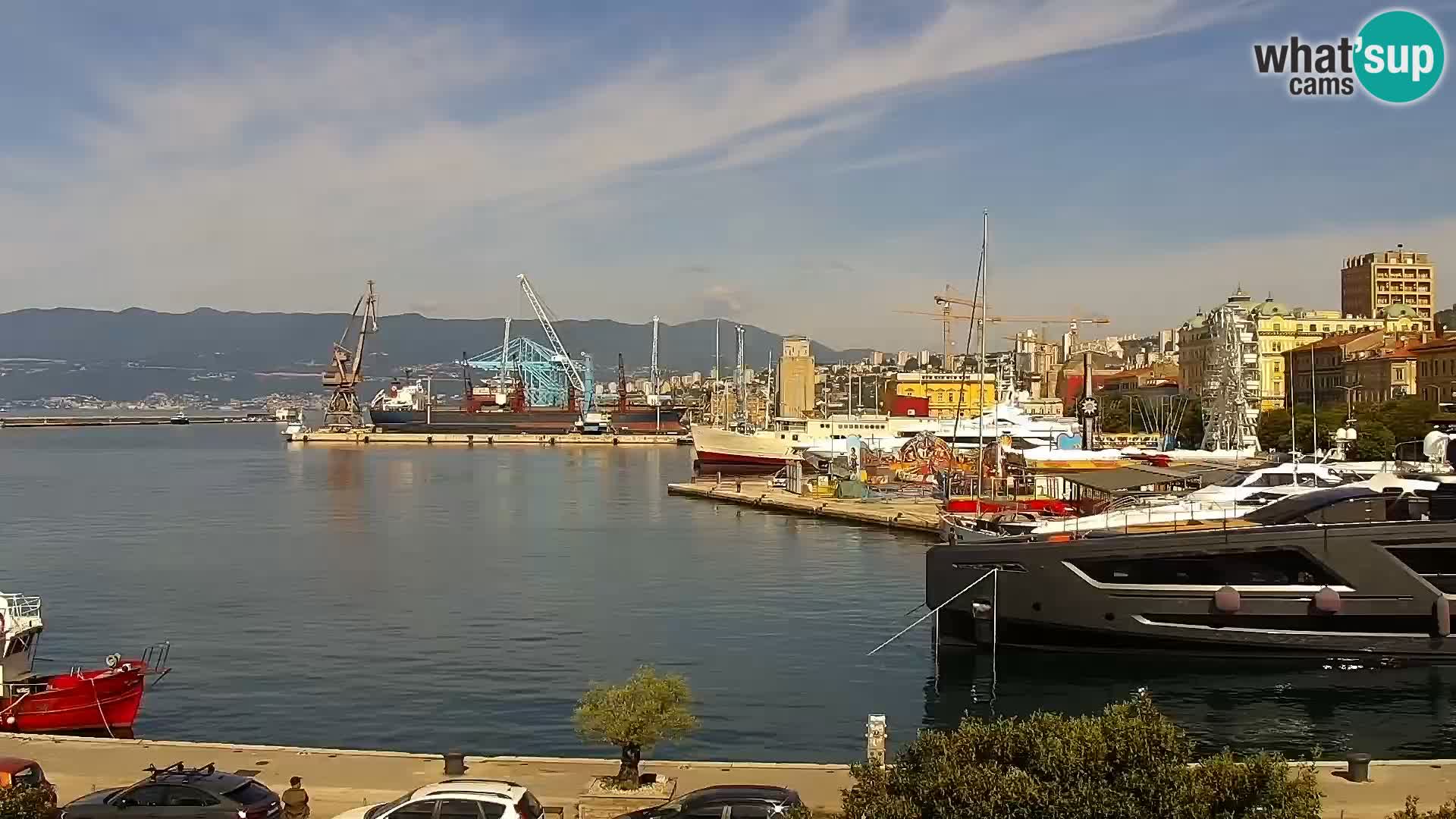 Riva in Marina v Reki – Spletna kamera v živo Hrvaška