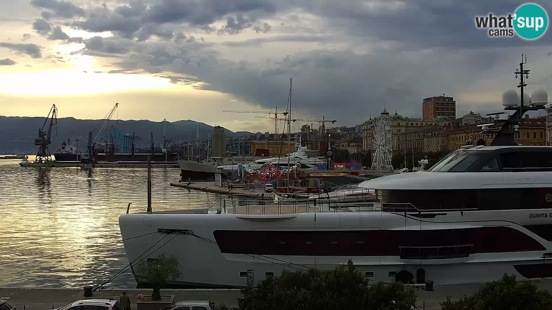 La Riva y Marina en Rijeka – Webcam en vivo Croacia