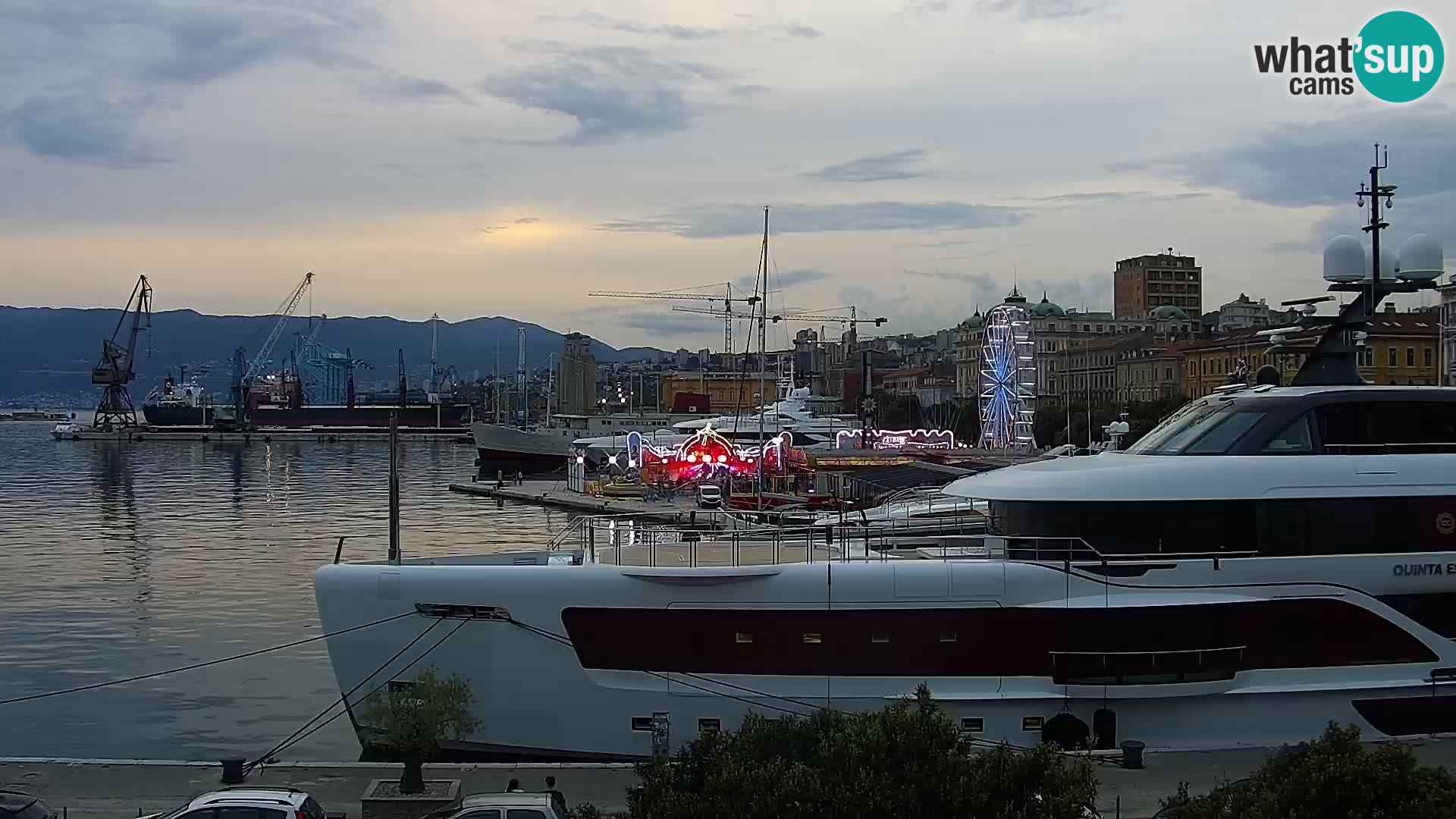 Riva i Marina u Rijeci – Web kamera uživo u Hrvatskoj