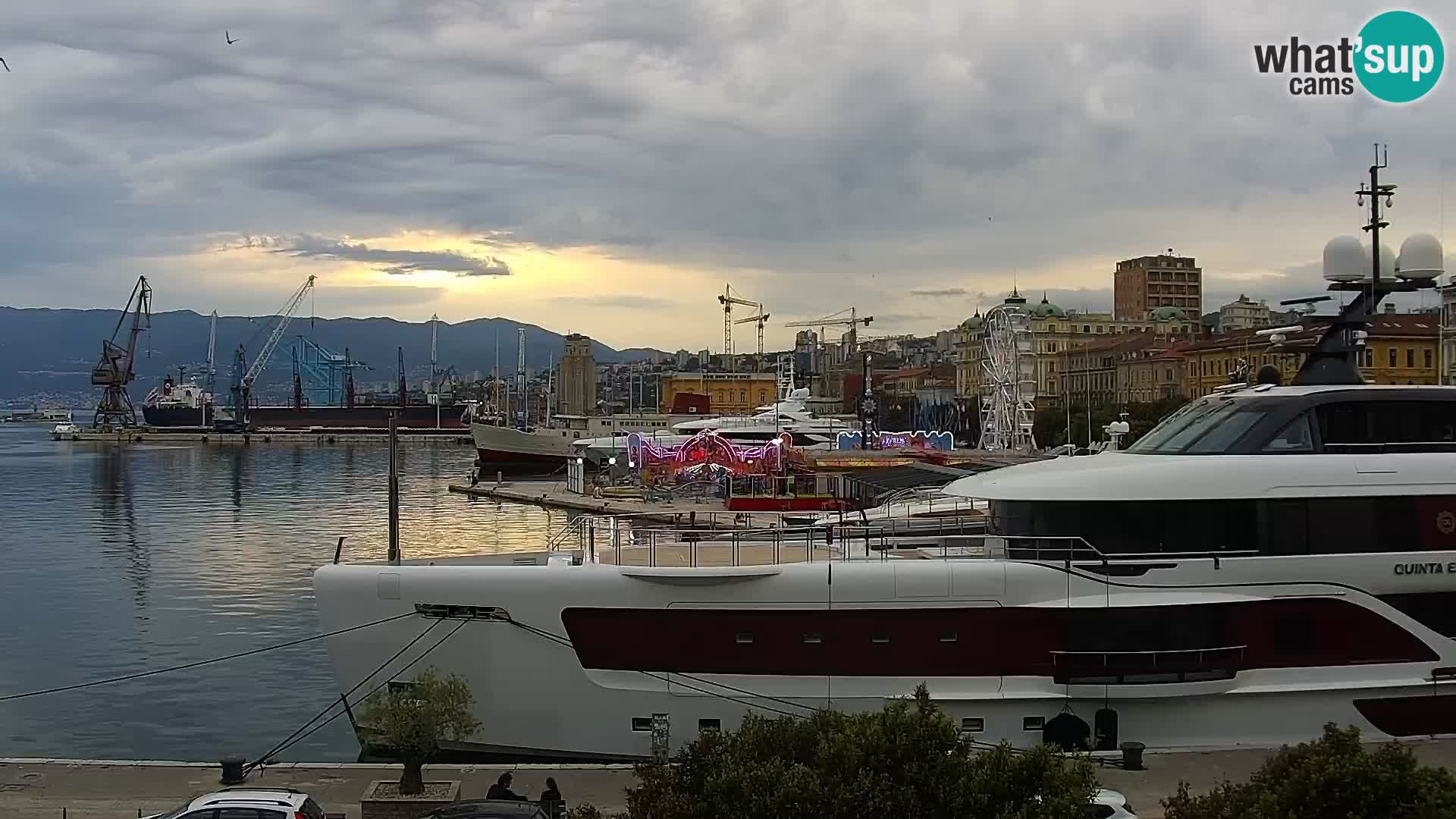 Riva i Marina u Rijeci – Web kamera uživo u Hrvatskoj