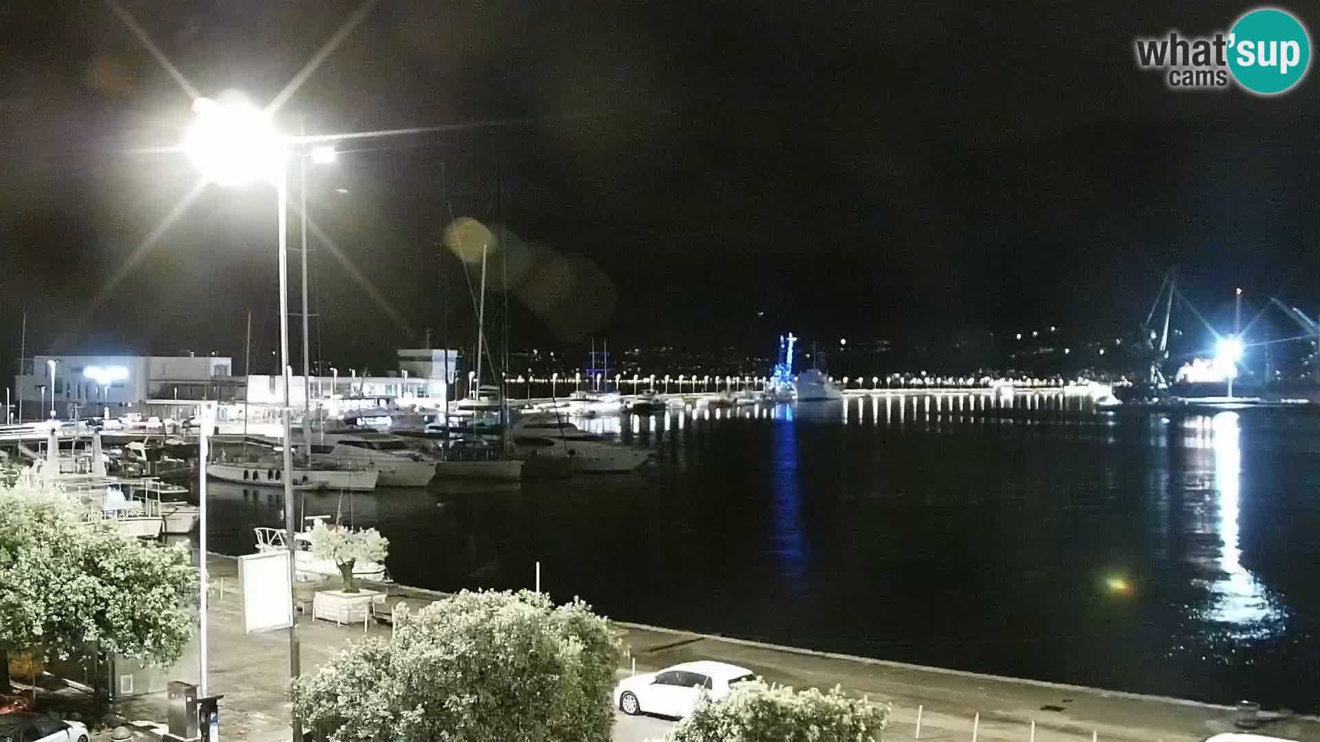 Riva in Marina v Reki – Spletna kamera v živo Hrvaška
