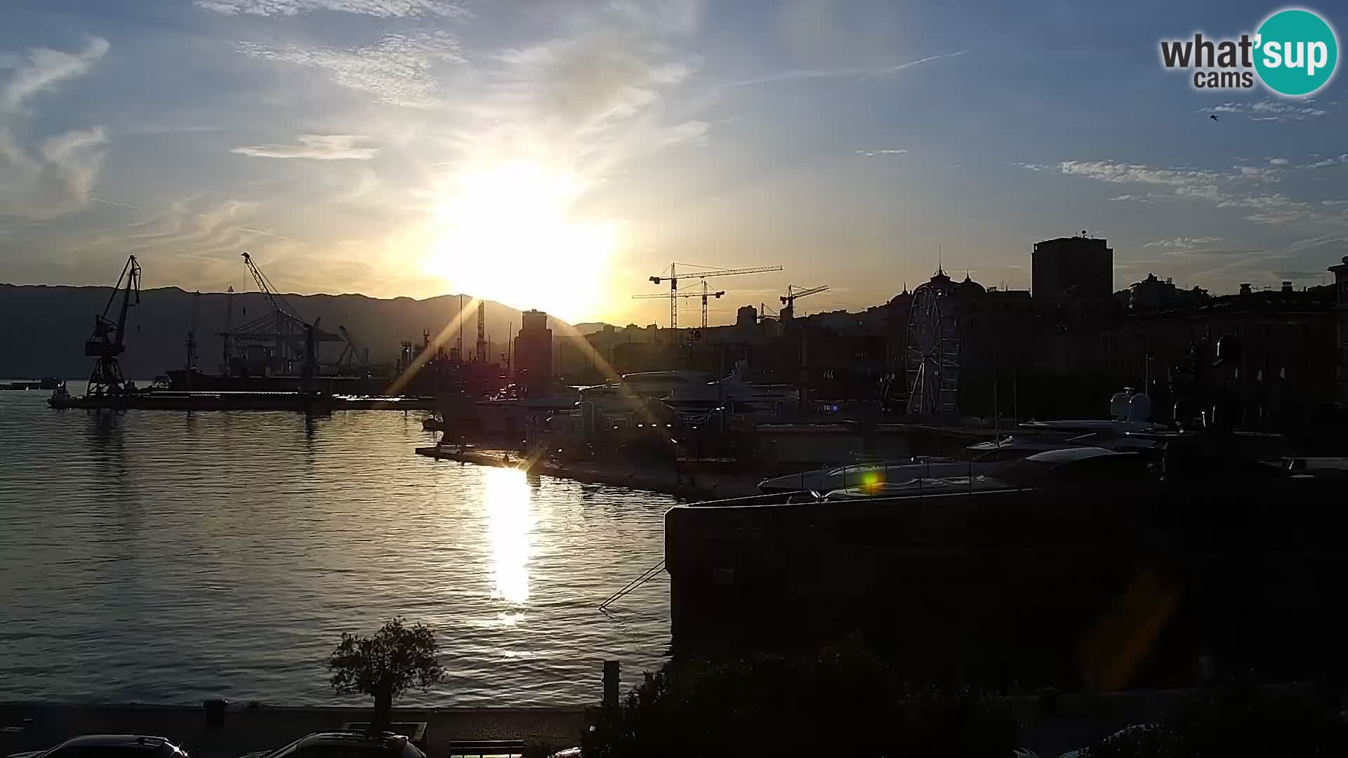 Riva in Marina v Reki – Spletna kamera v živo Hrvaška