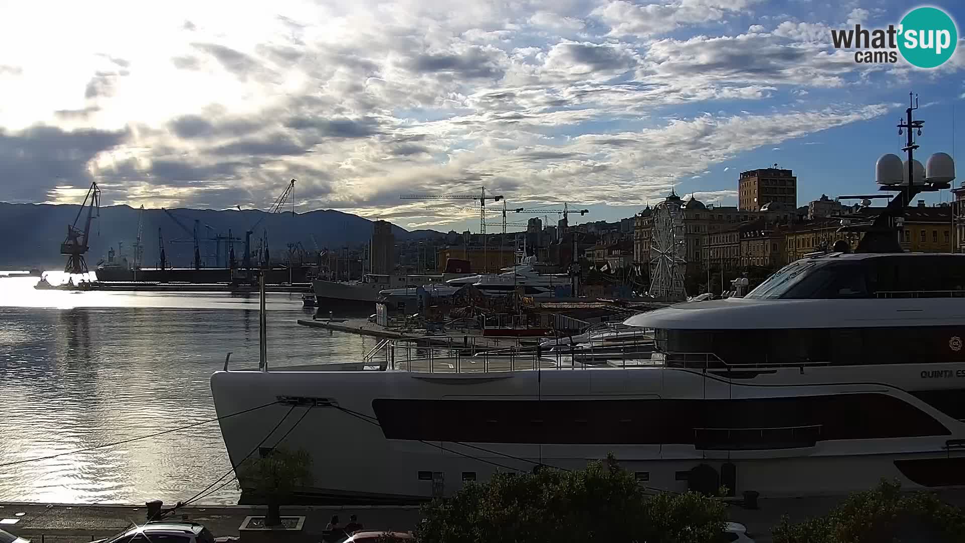 Riva i Marina u Rijeci – Web kamera uživo u Hrvatskoj