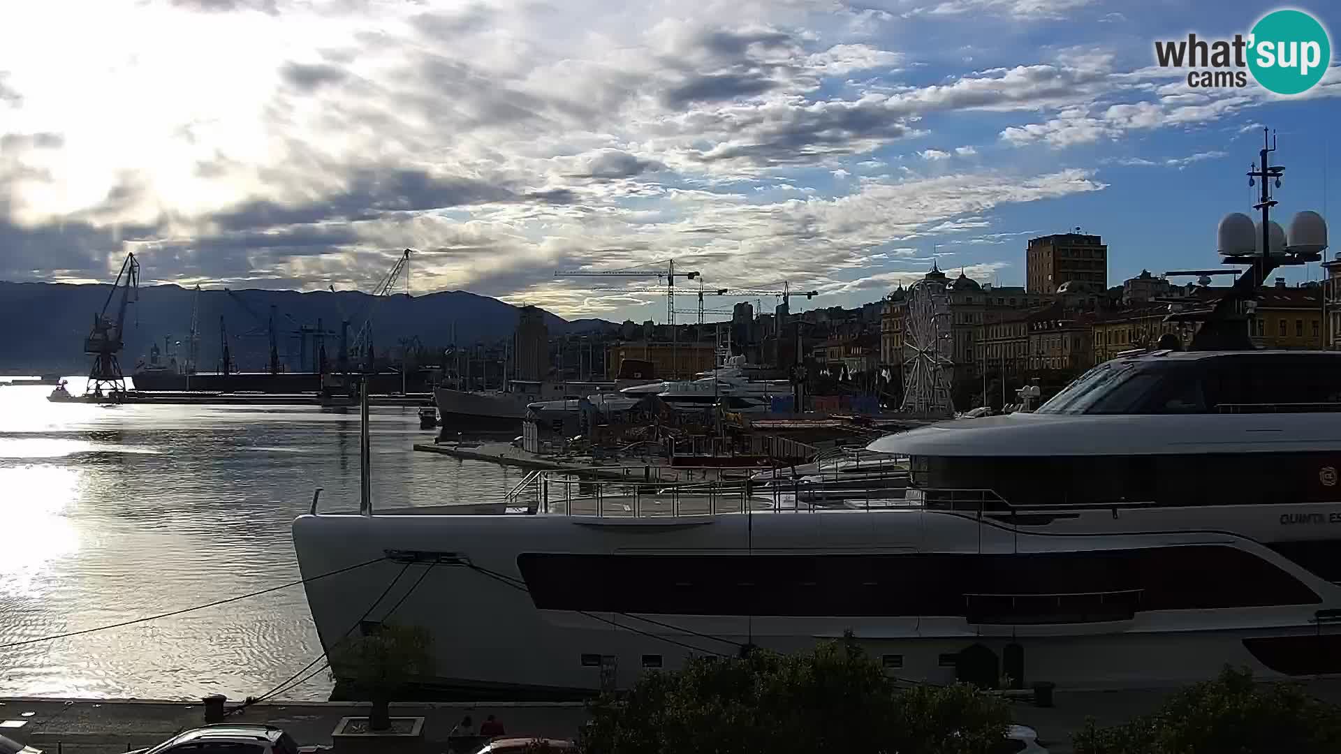 Riva in Marina v Reki – Spletna kamera v živo Hrvaška