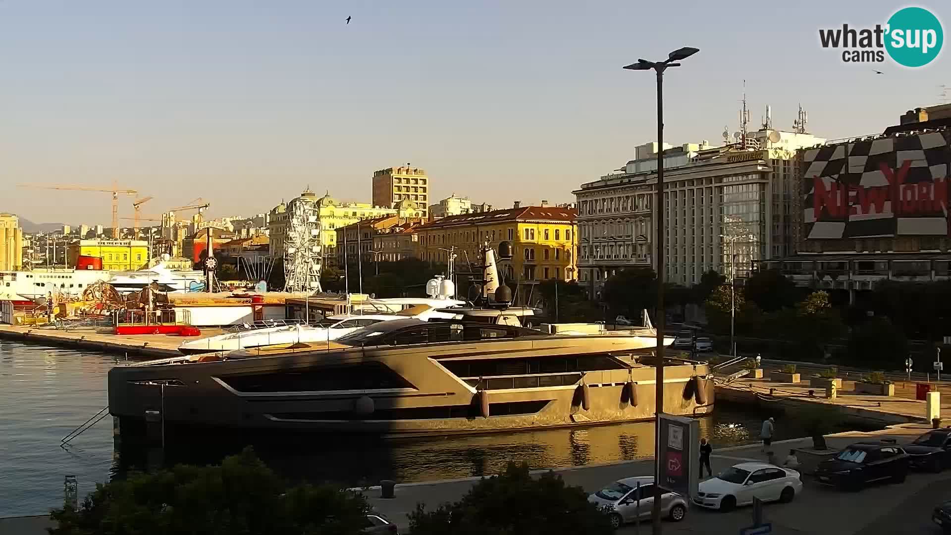 Riva in Marina v Reki – Spletna kamera v živo Hrvaška