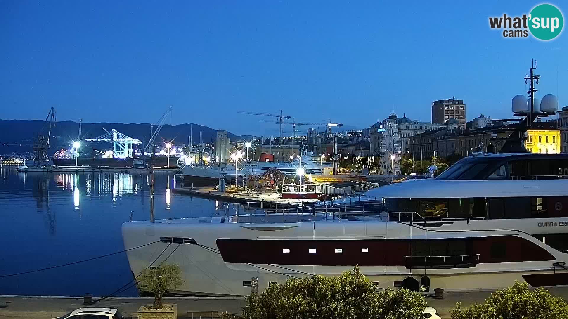 Riva i Marina u Rijeci – Web kamera uživo u Hrvatskoj