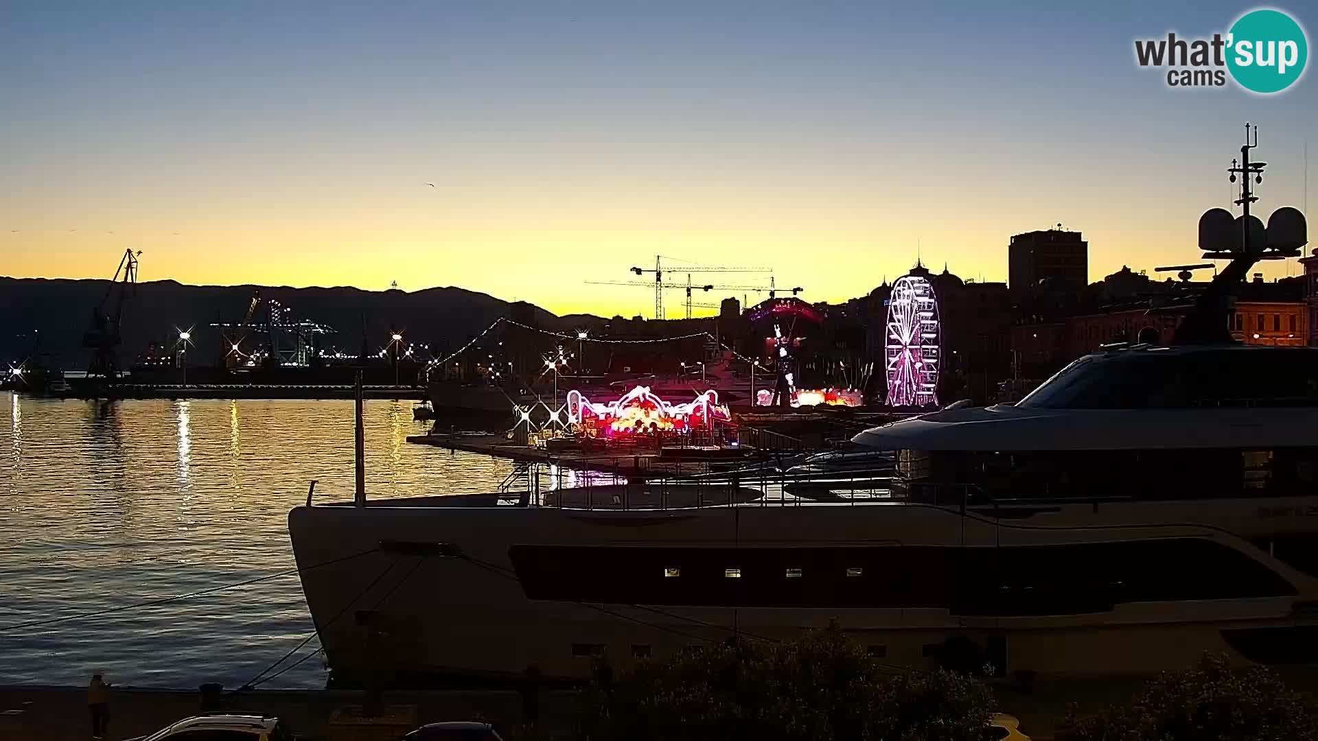 Riva in Marina v Reki – Spletna kamera v živo Hrvaška