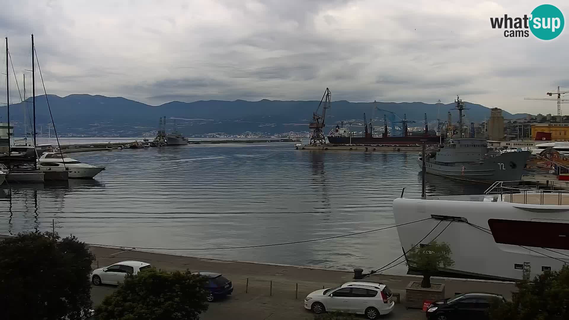 Riva in Marina v Reki – Spletna kamera v živo Hrvaška