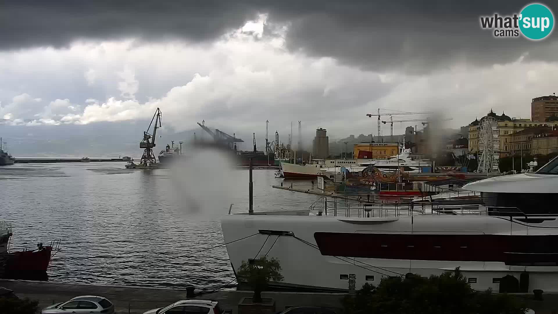 Riva i Marina u Rijeci – Web kamera uživo u Hrvatskoj