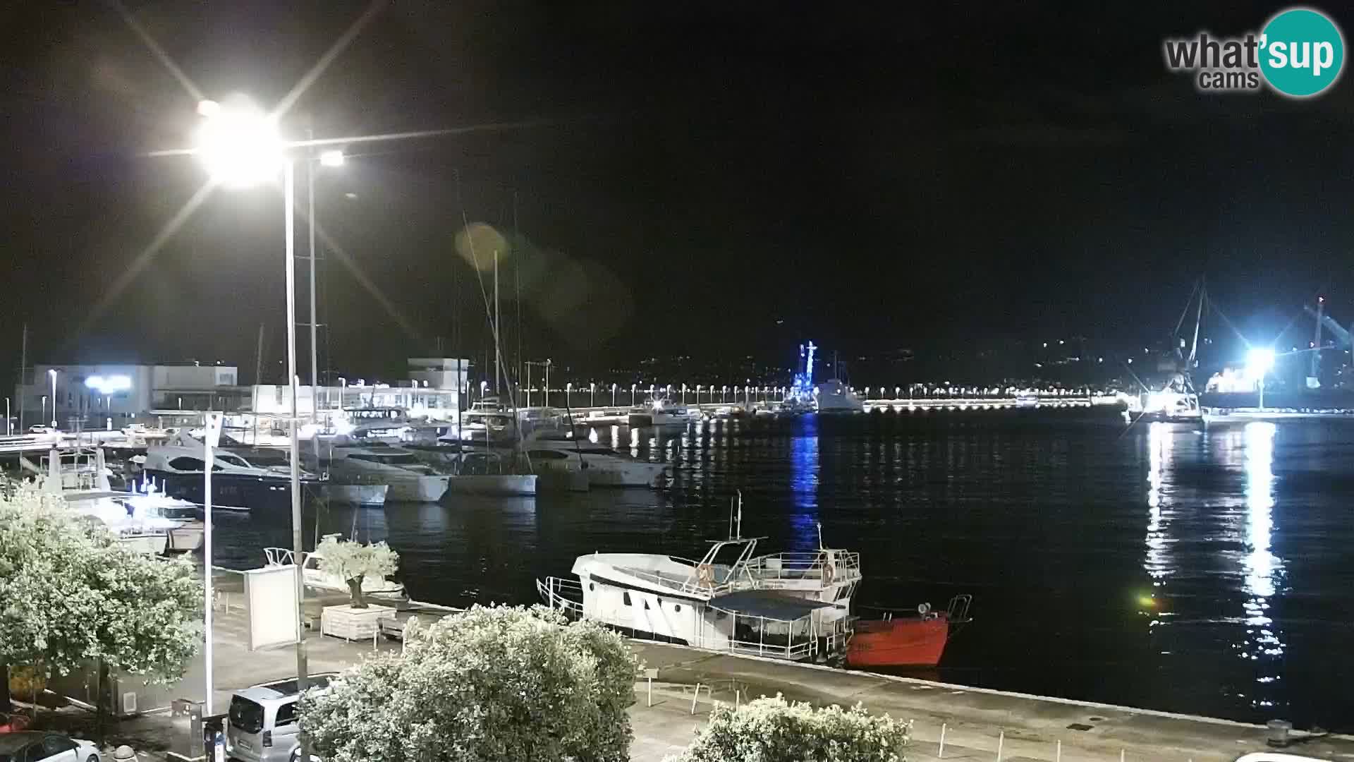 Riva in Marina v Reki – Spletna kamera v živo Hrvaška
