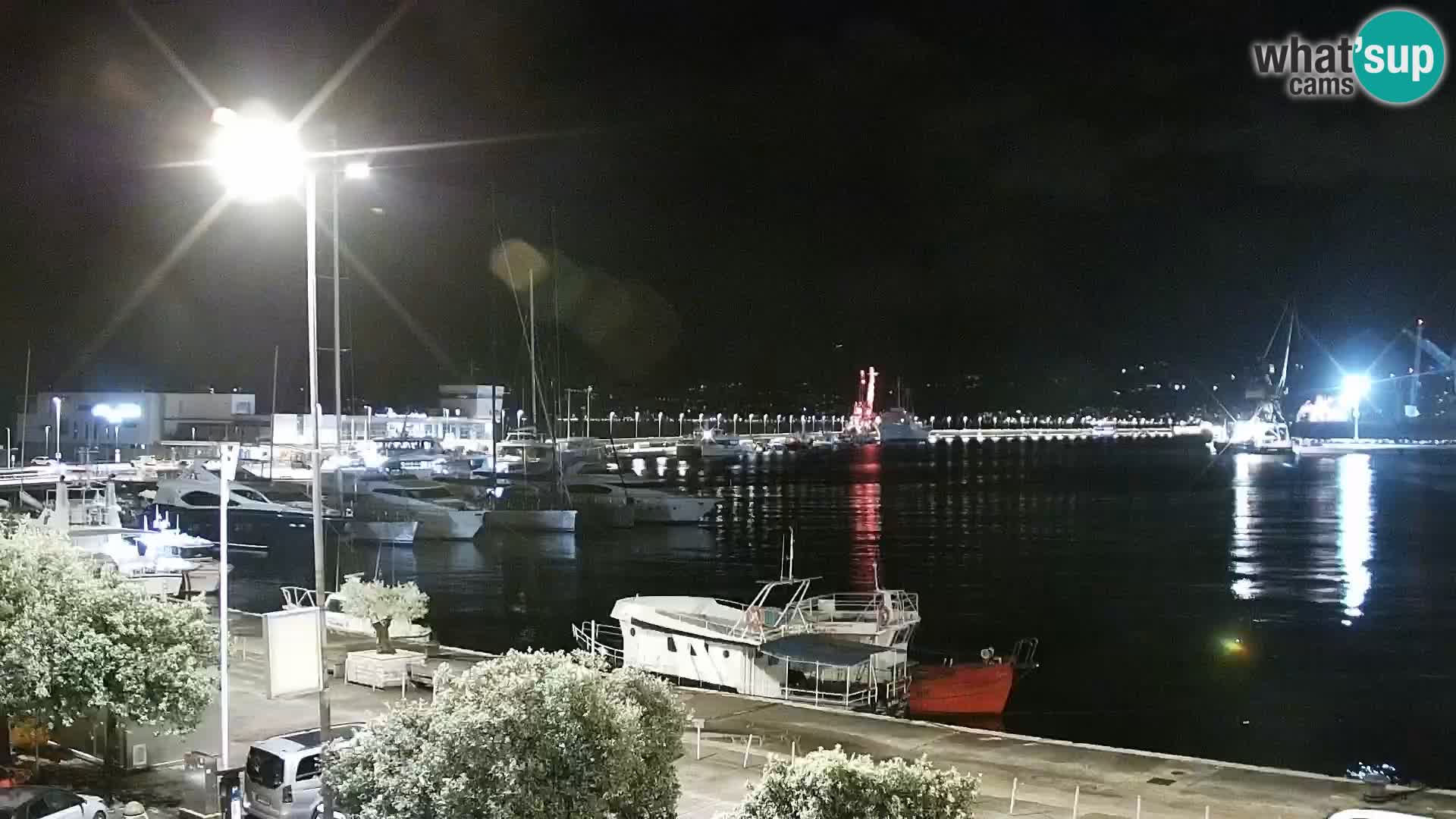 Riva in Marina v Reki – Spletna kamera v živo Hrvaška