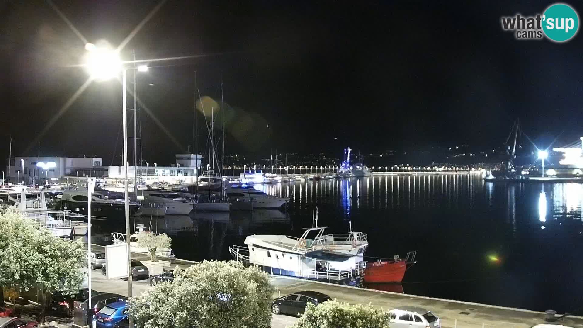 Riva in Marina v Reki – Spletna kamera v živo Hrvaška
