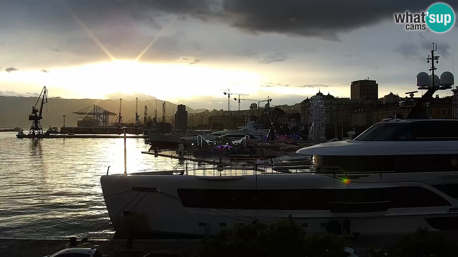 Riva i Marina u Rijeci – Web kamera uživo u Hrvatskoj