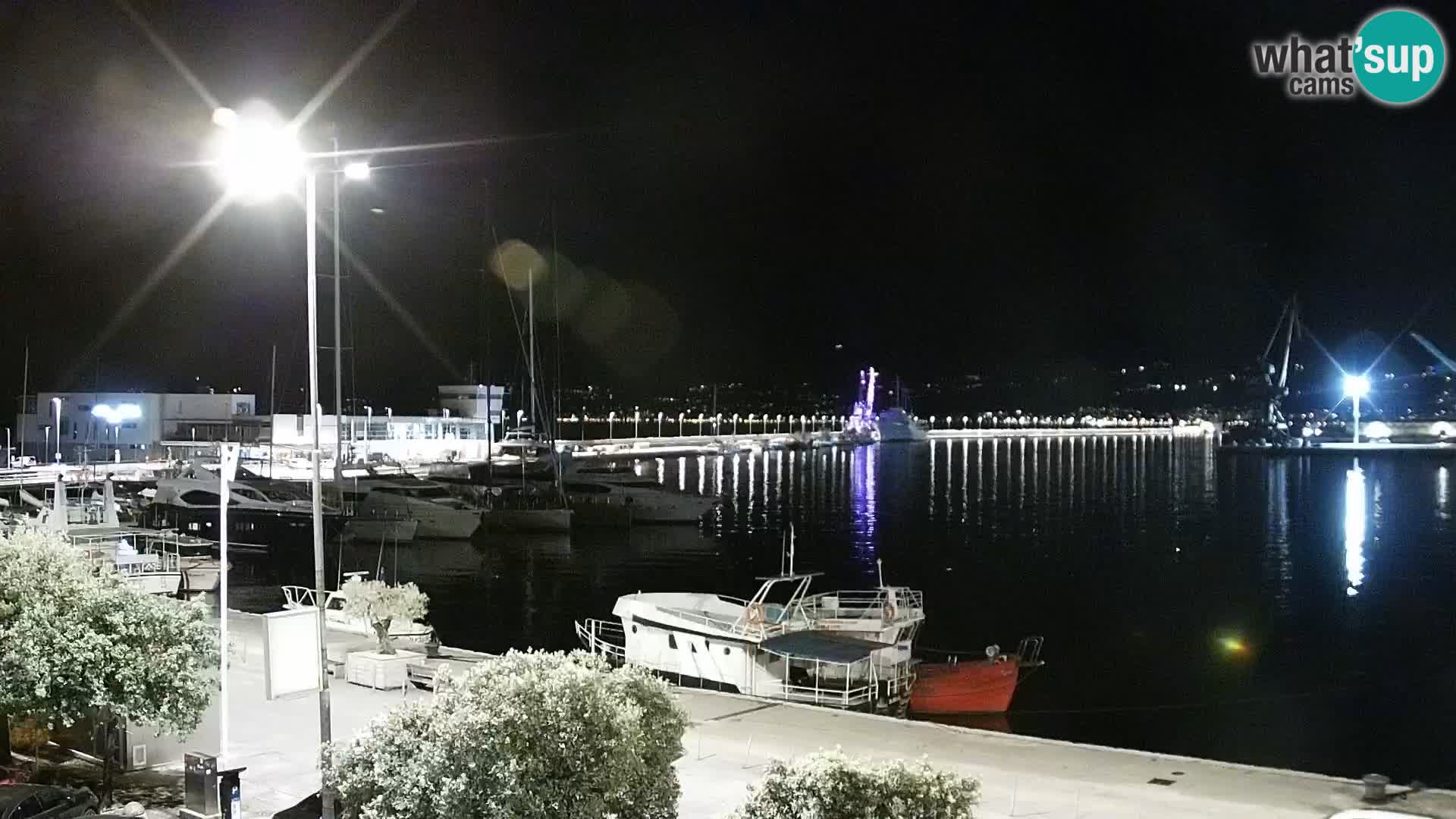 Riva in Marina v Reki – Spletna kamera v živo Hrvaška
