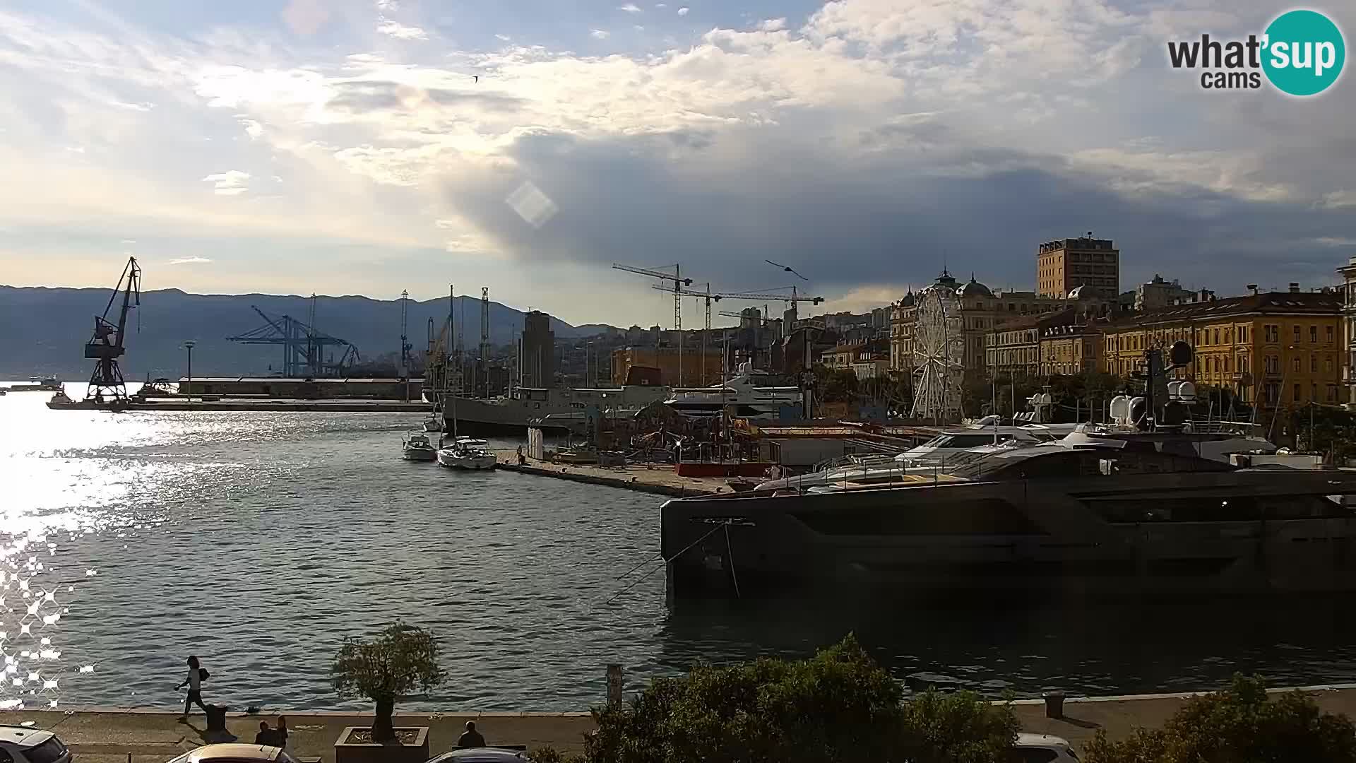 Riva i Marina u Rijeci – Web kamera uživo u Hrvatskoj
