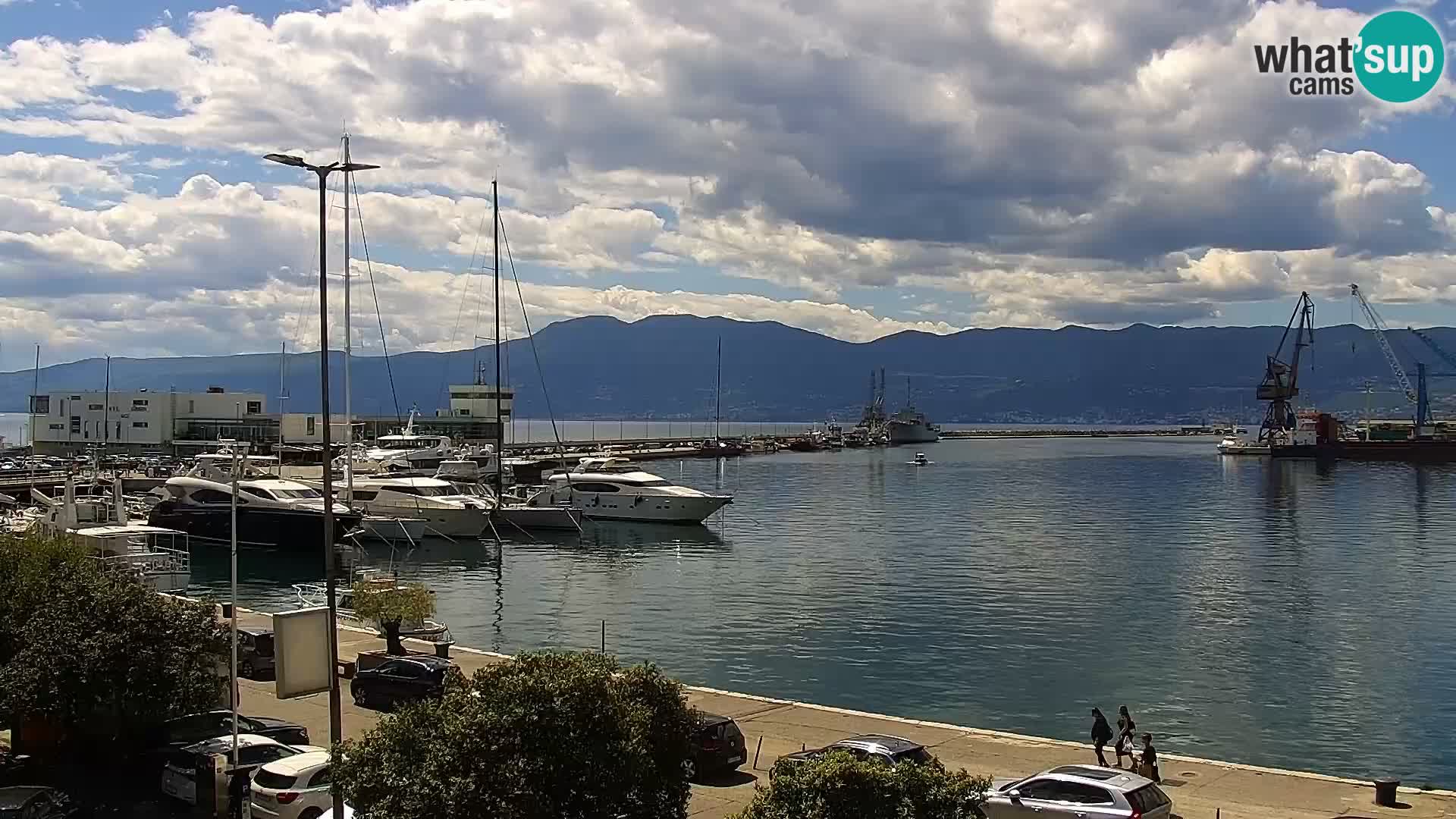 Riva in Marina v Reki – Spletna kamera v živo Hrvaška