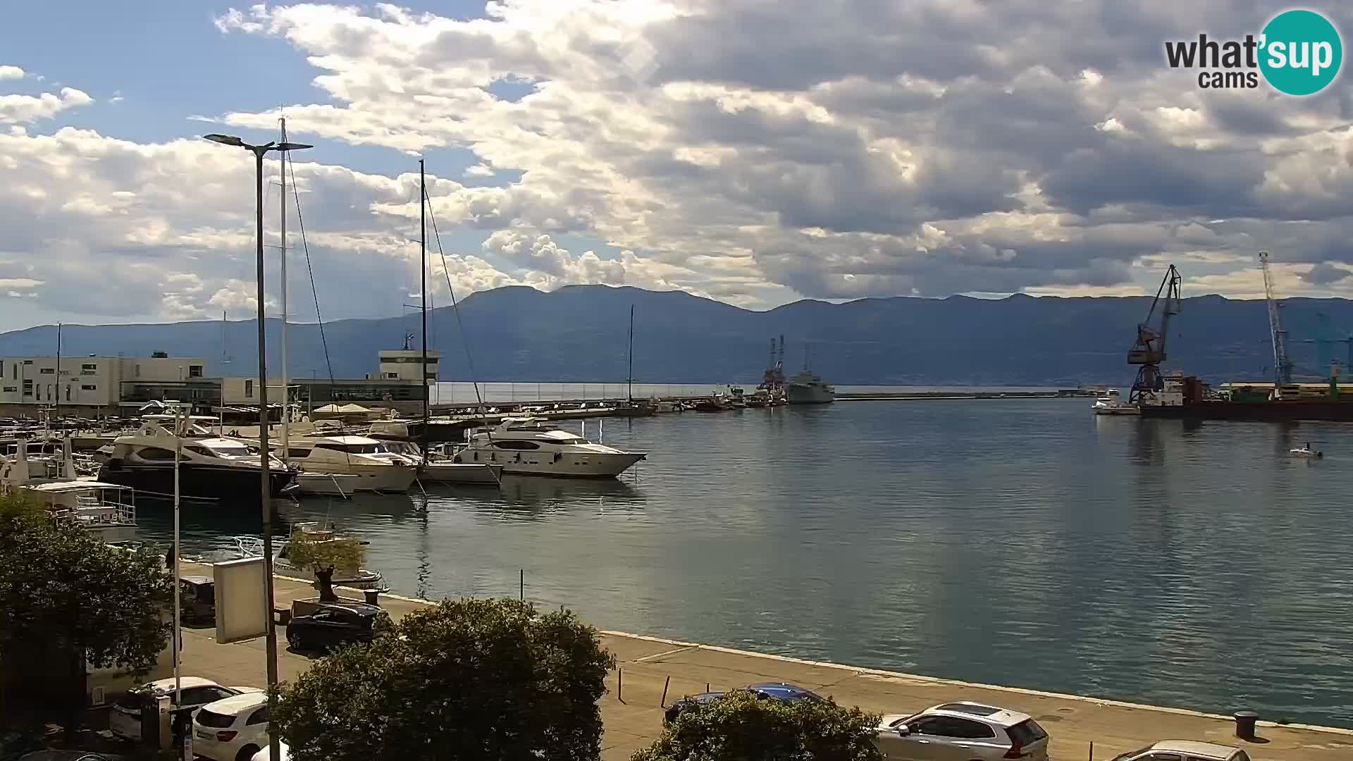 Riva in Marina v Reki – Spletna kamera v živo Hrvaška