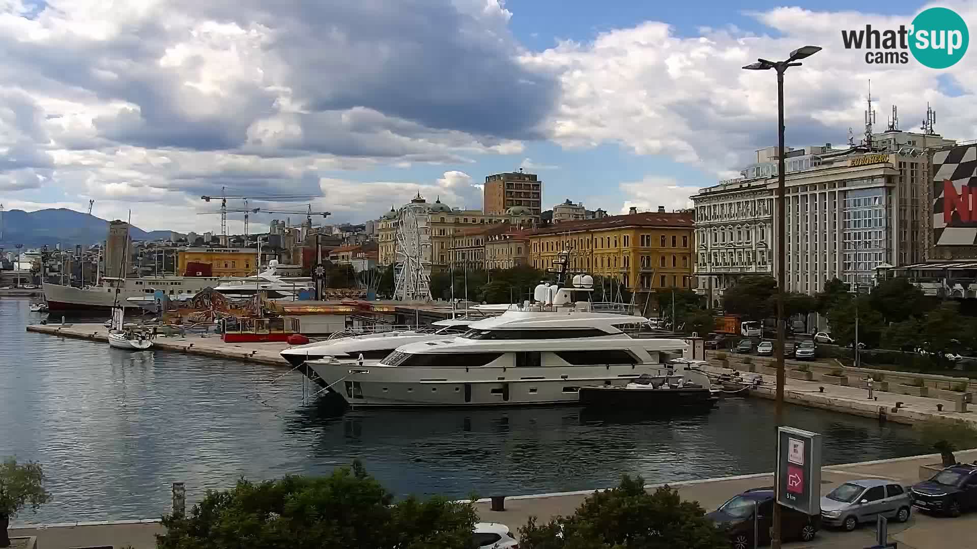 Riva i Marina u Rijeci – Web kamera uživo u Hrvatskoj