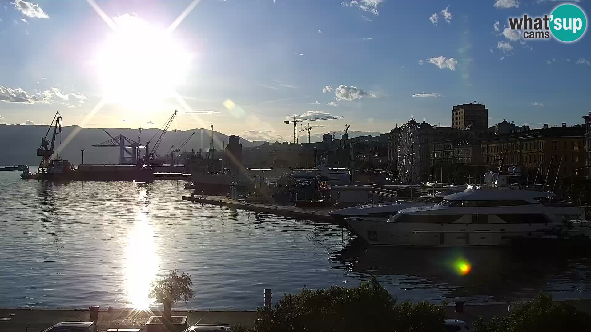 Riva in Marina v Reki – Spletna kamera v živo Hrvaška