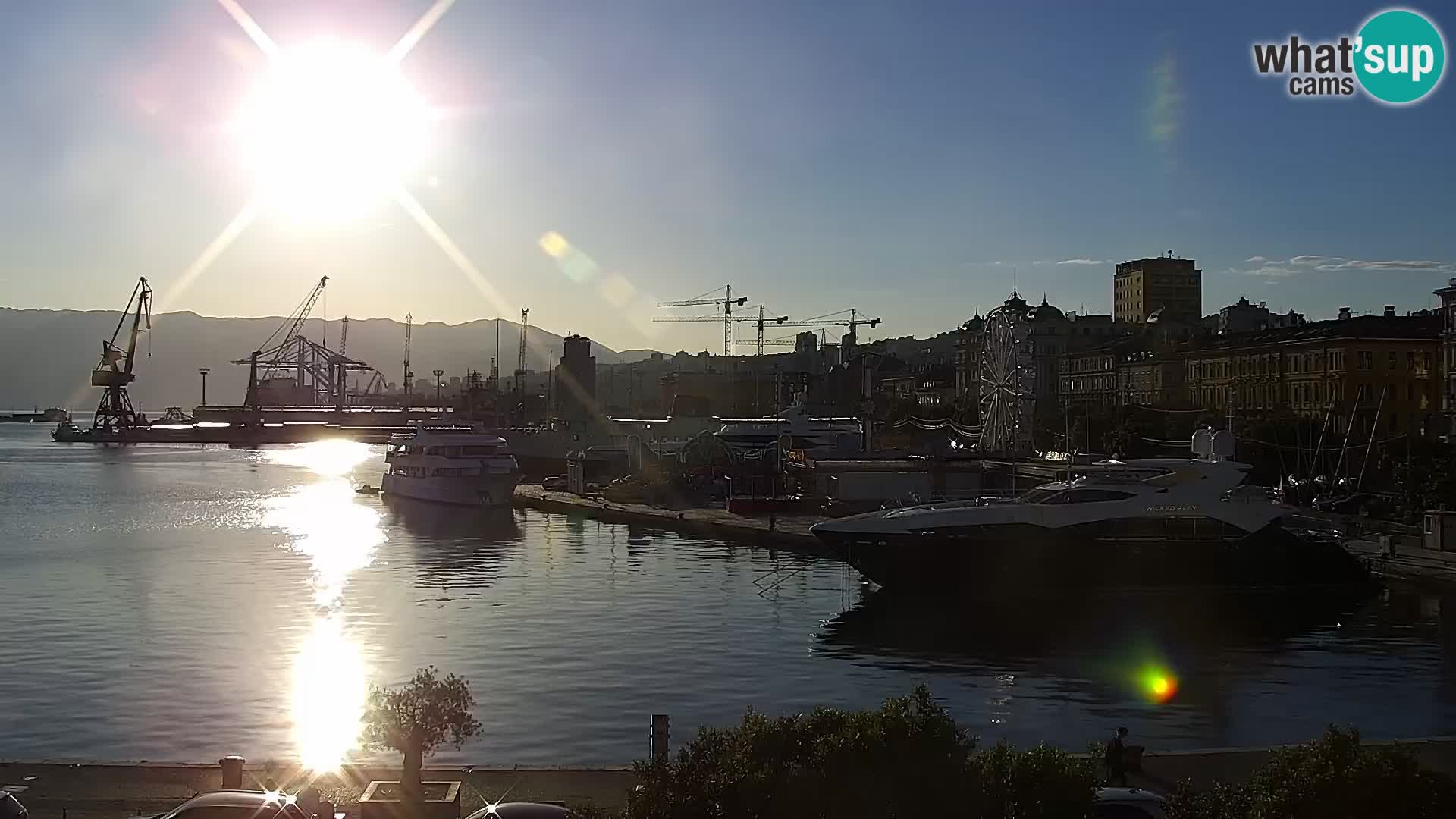 Riva in Marina v Reki – Spletna kamera v živo Hrvaška