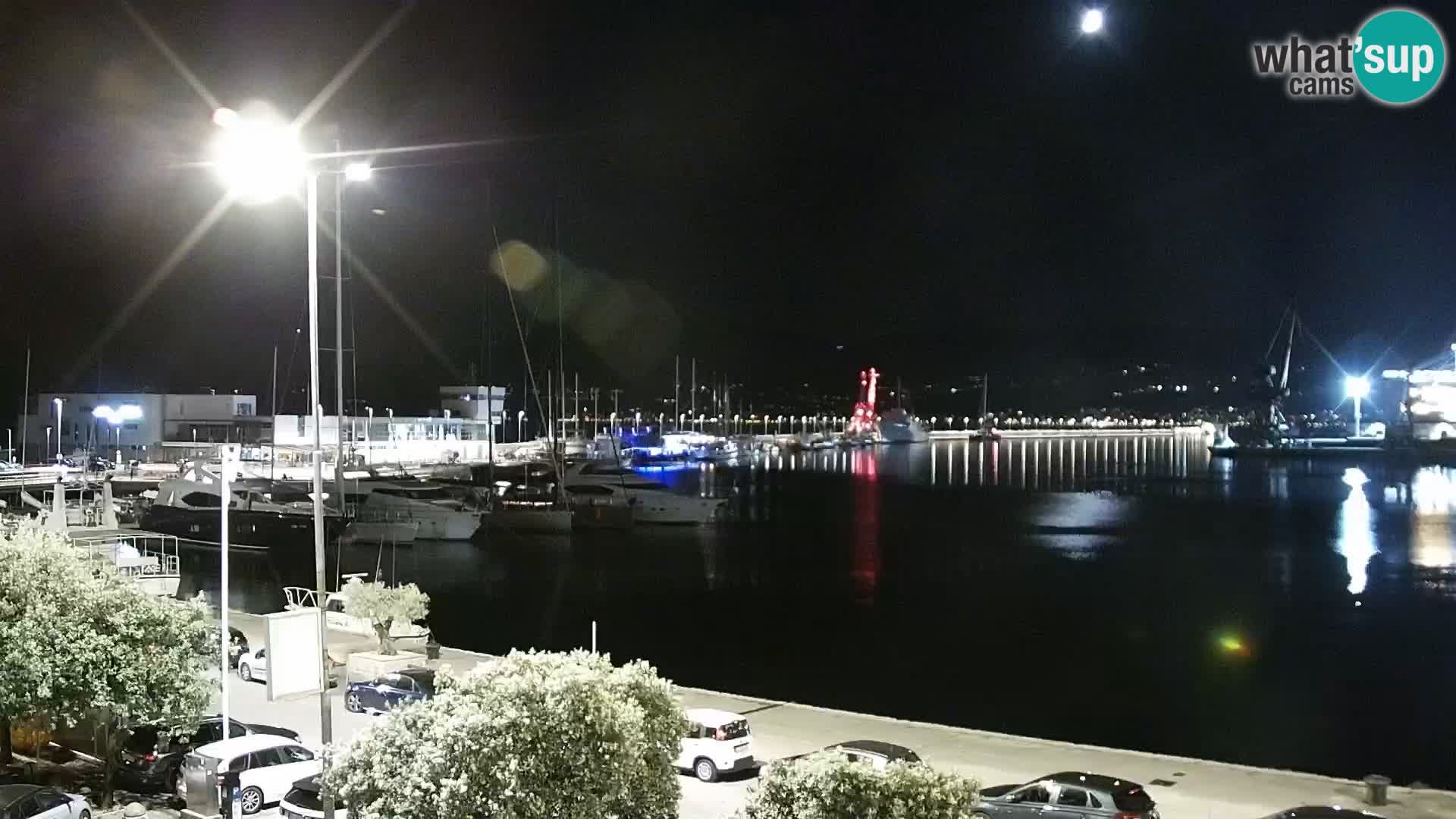 Riva in Marina v Reki – Spletna kamera v živo Hrvaška