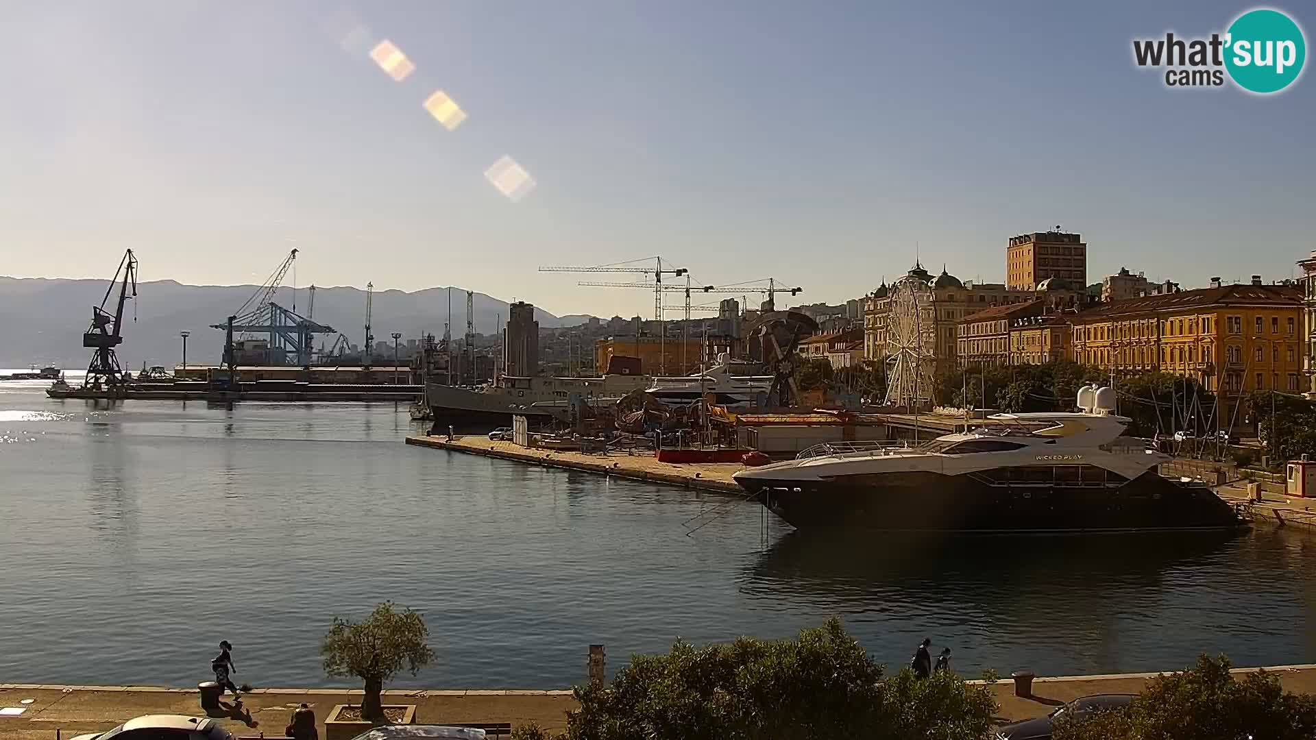 Riva i Marina u Rijeci – Web kamera uživo u Hrvatskoj