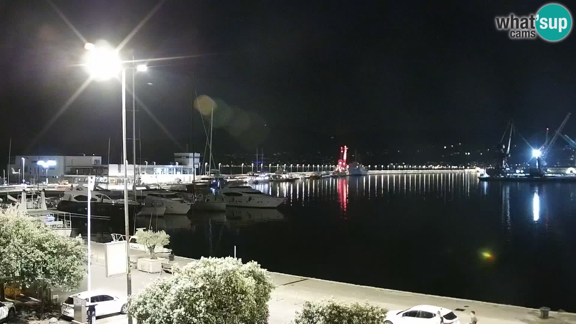 Riva in Marina v Reki – Spletna kamera v živo Hrvaška