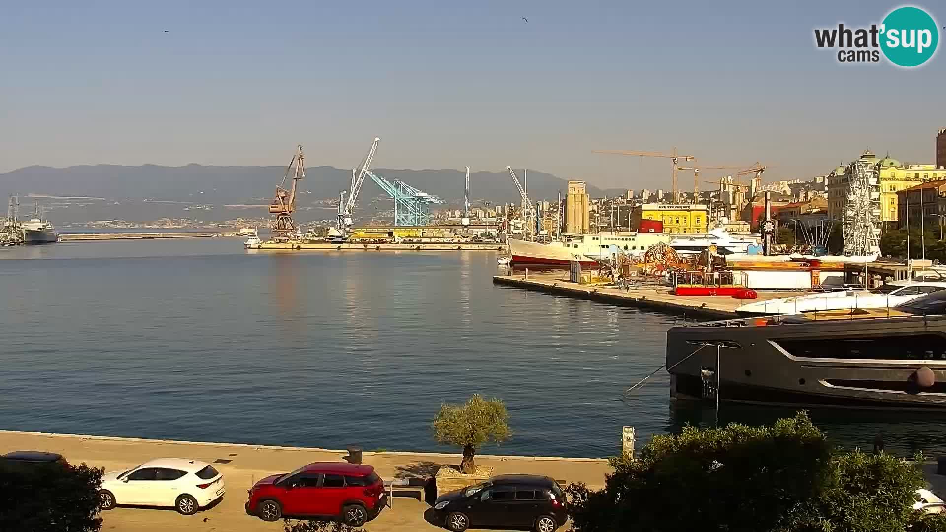 Riva in Marina v Reki – Spletna kamera v živo Hrvaška