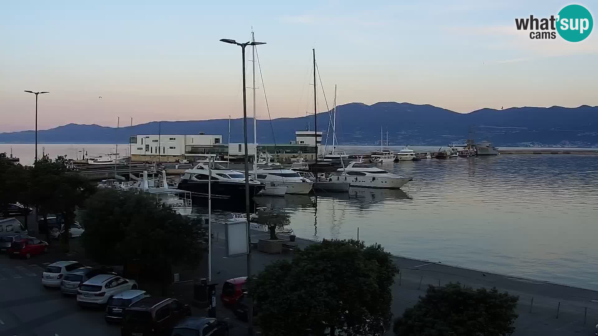 Riva in Marina v Reki – Spletna kamera v živo Hrvaška
