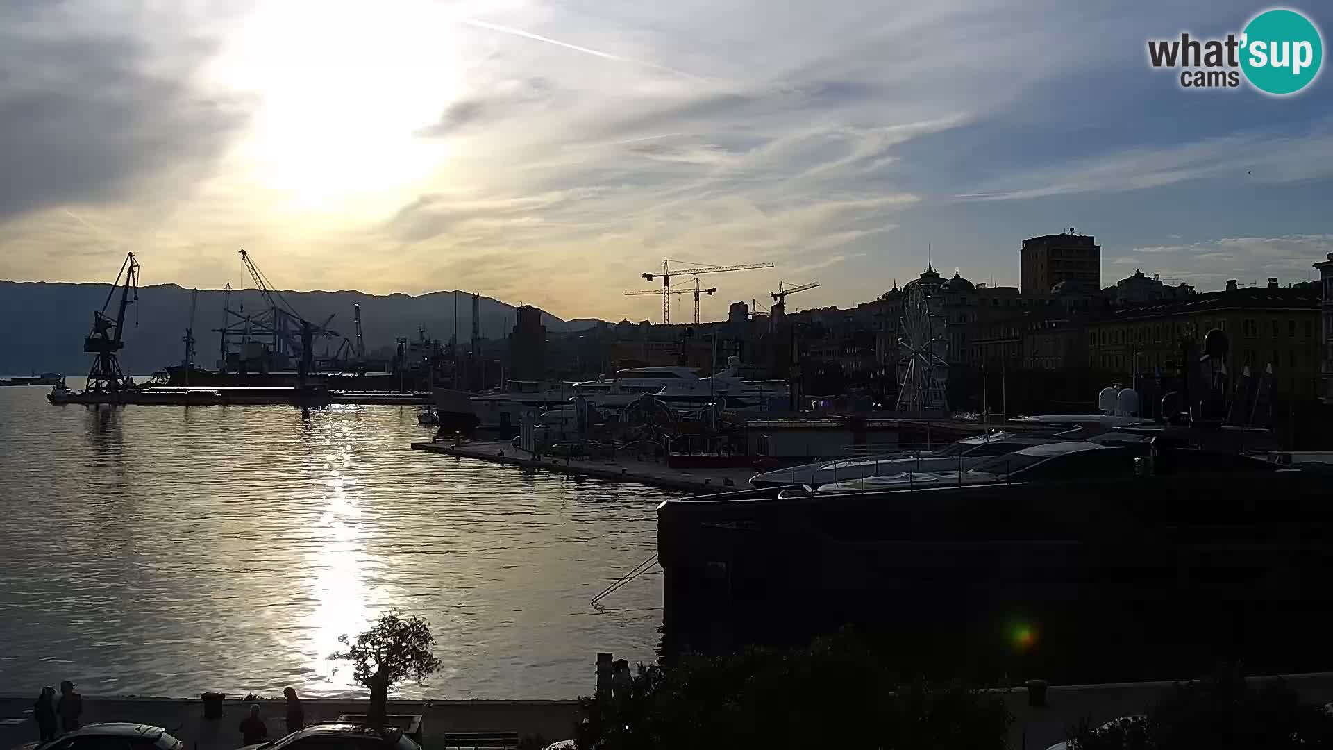 Riva in Marina v Reki – Spletna kamera v živo Hrvaška