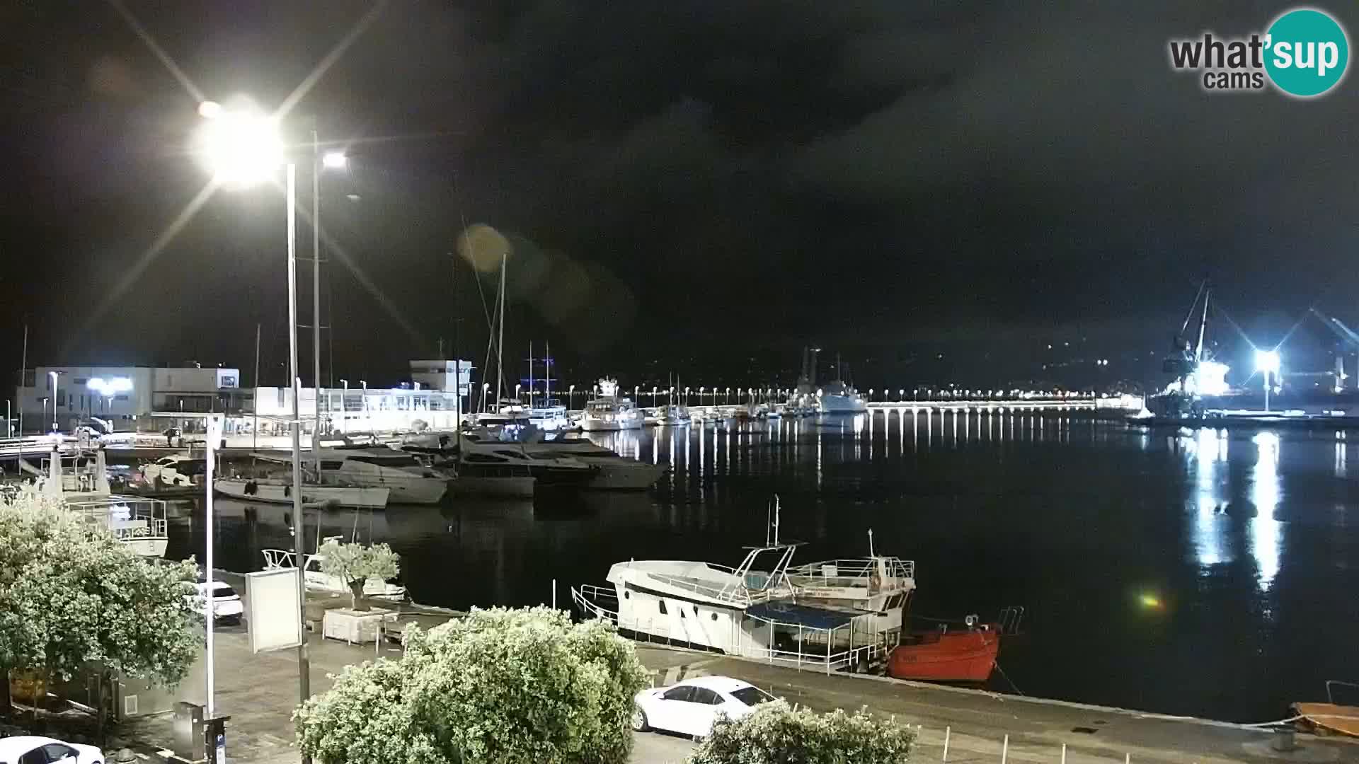 Riva in Marina v Reki – Spletna kamera v živo Hrvaška