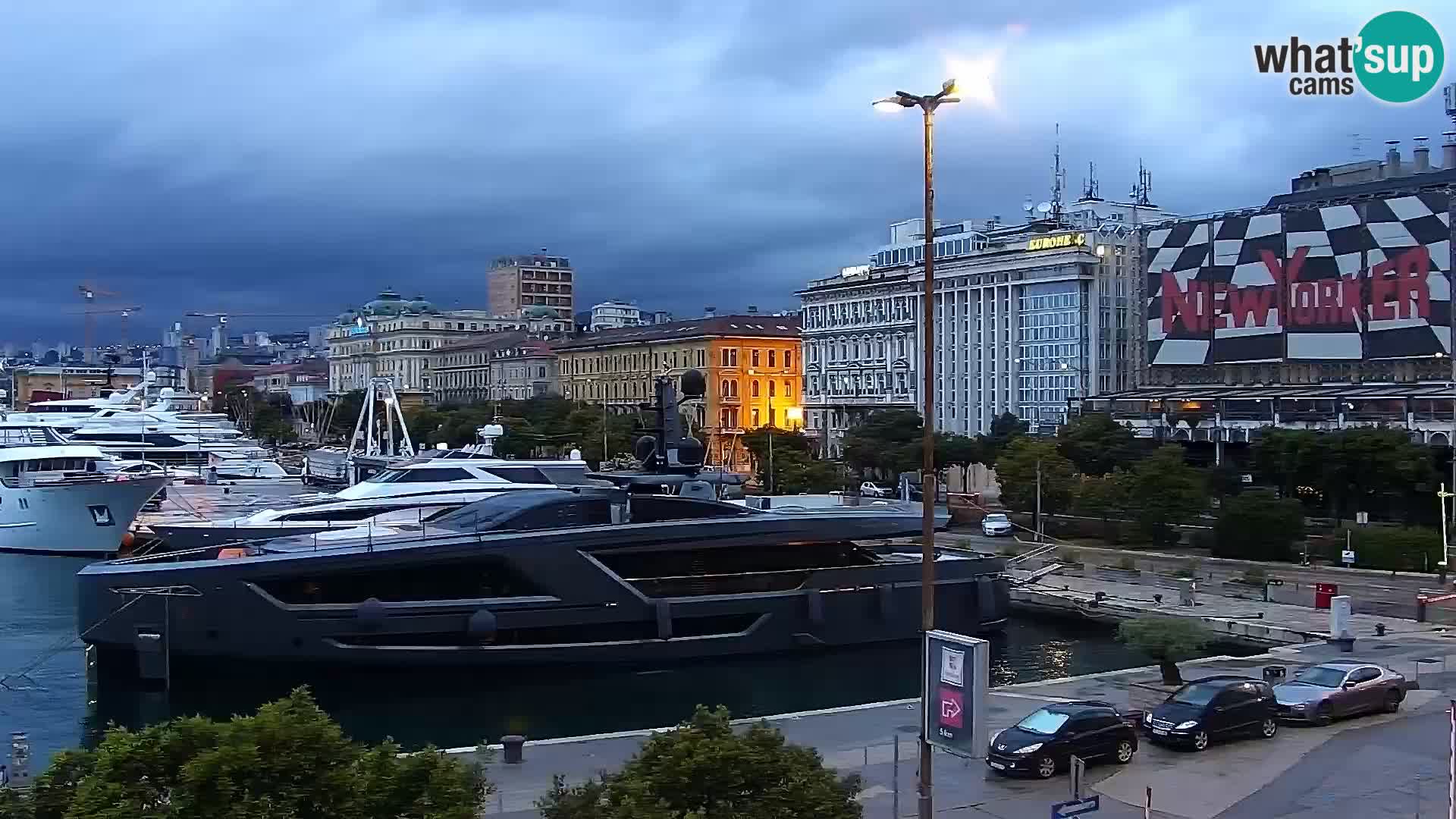 Riva in Marina v Reki – Spletna kamera v živo Hrvaška