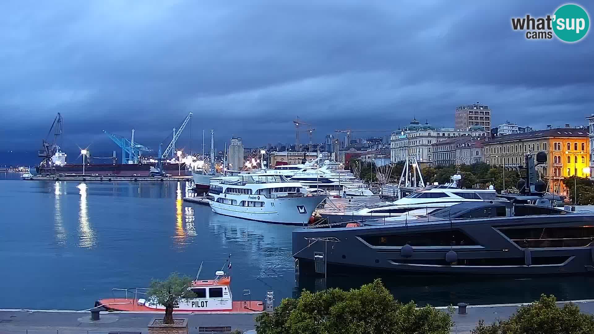 Riva i Marina u Rijeci – Web kamera uživo u Hrvatskoj