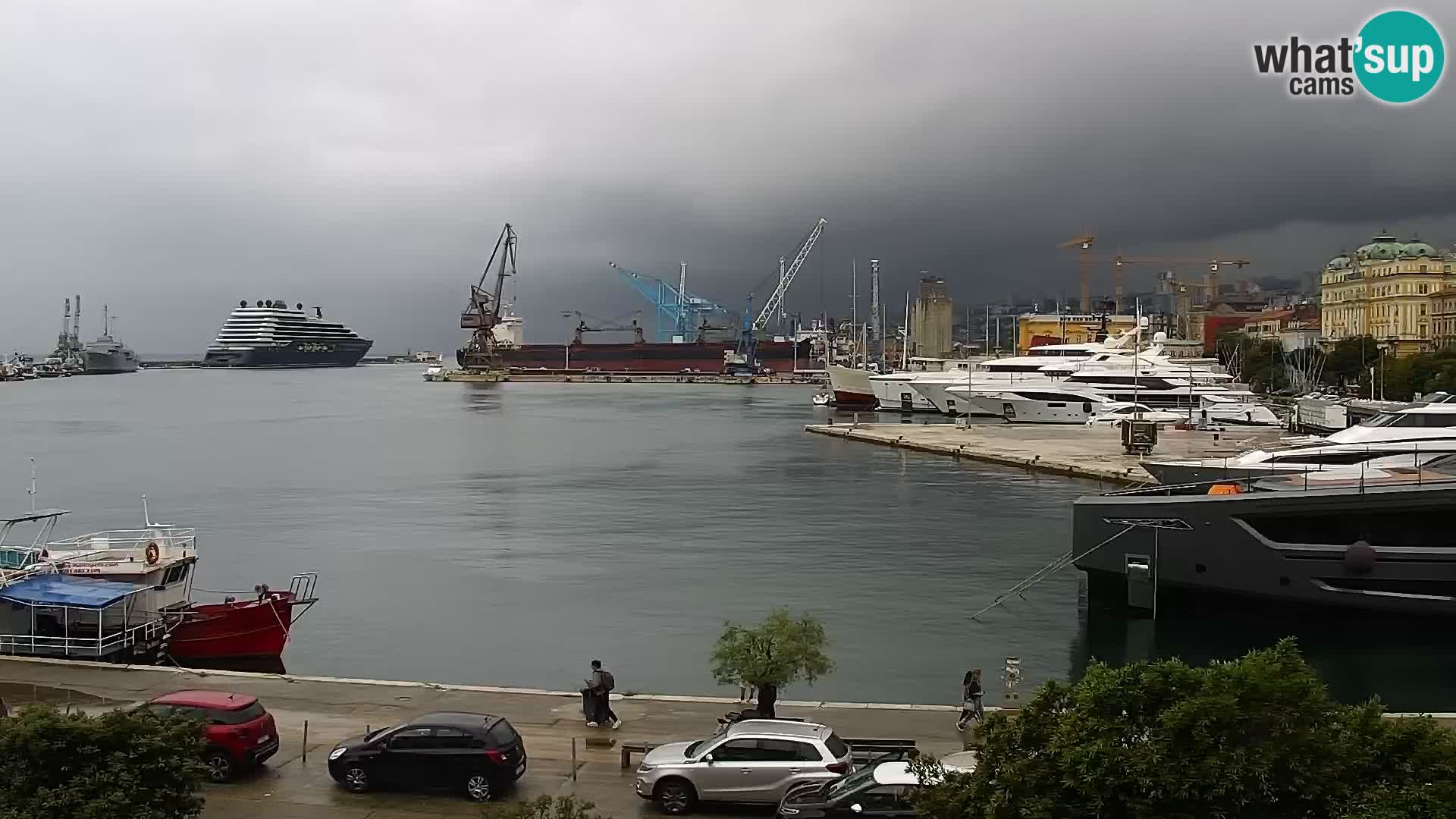 Riva i Marina u Rijeci – Web kamera uživo u Hrvatskoj