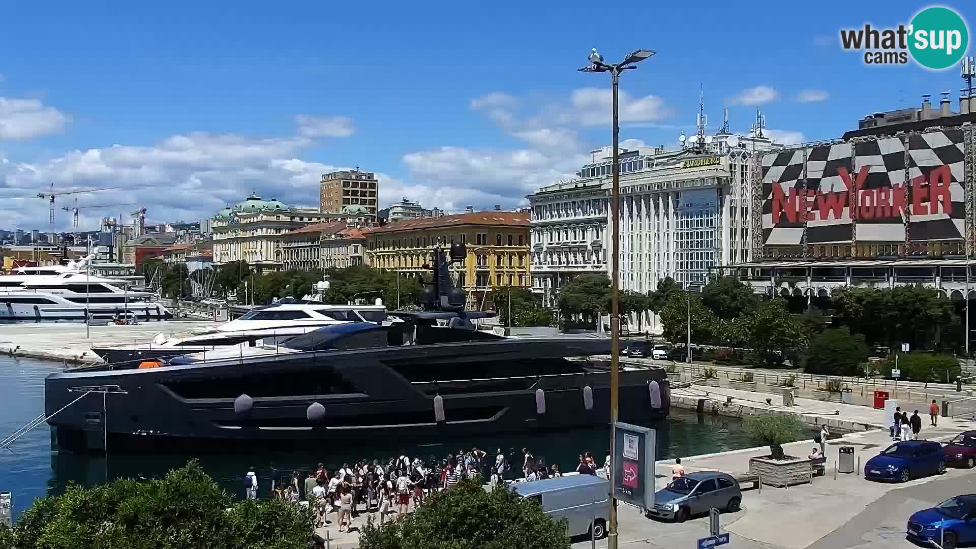 Riva in Marina v Reki – Spletna kamera v živo Hrvaška